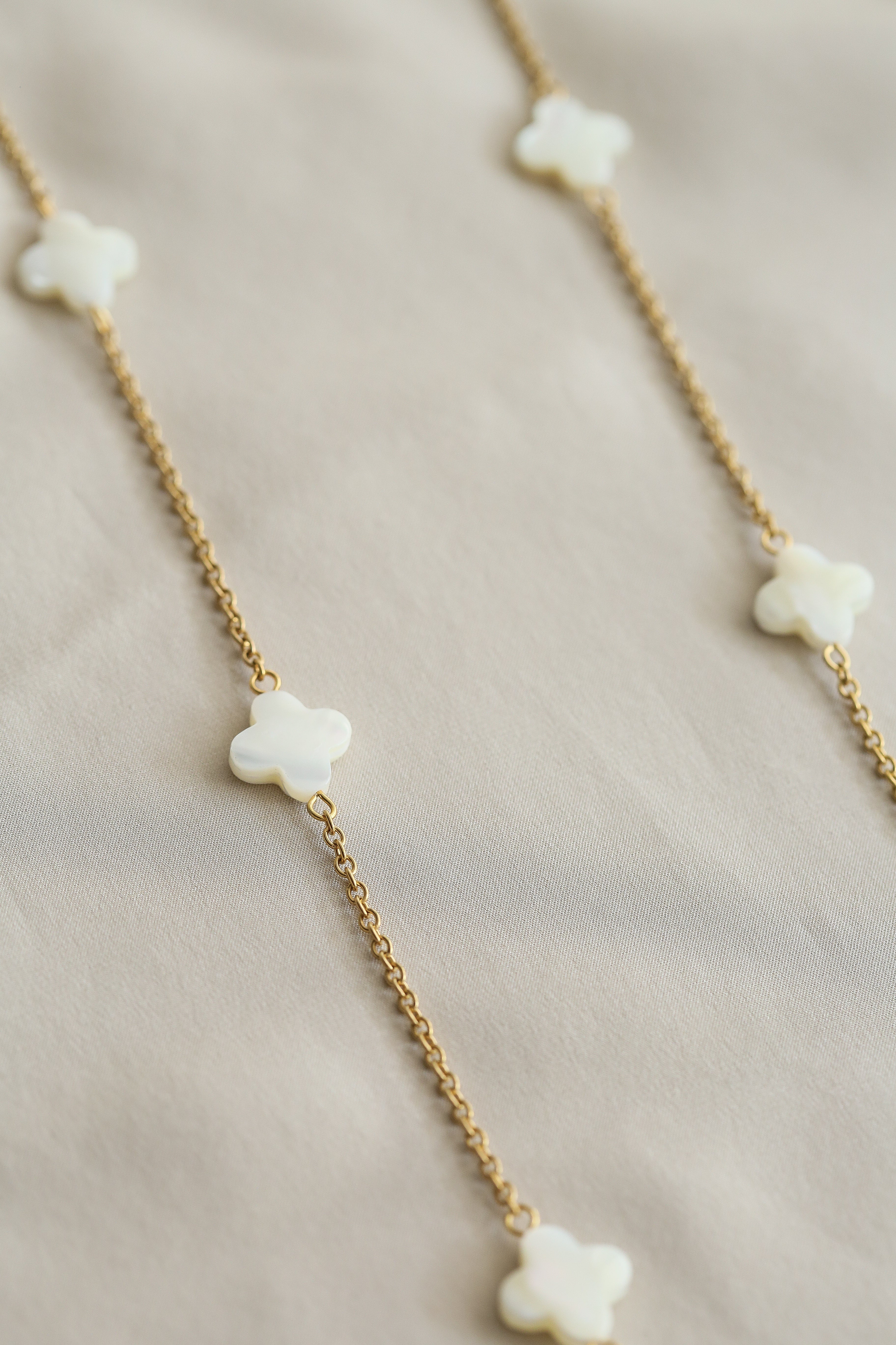 Lorna Long Necklace - Boutique Minimaliste has waterproof, durable, elegant and vintage inspired jewelry