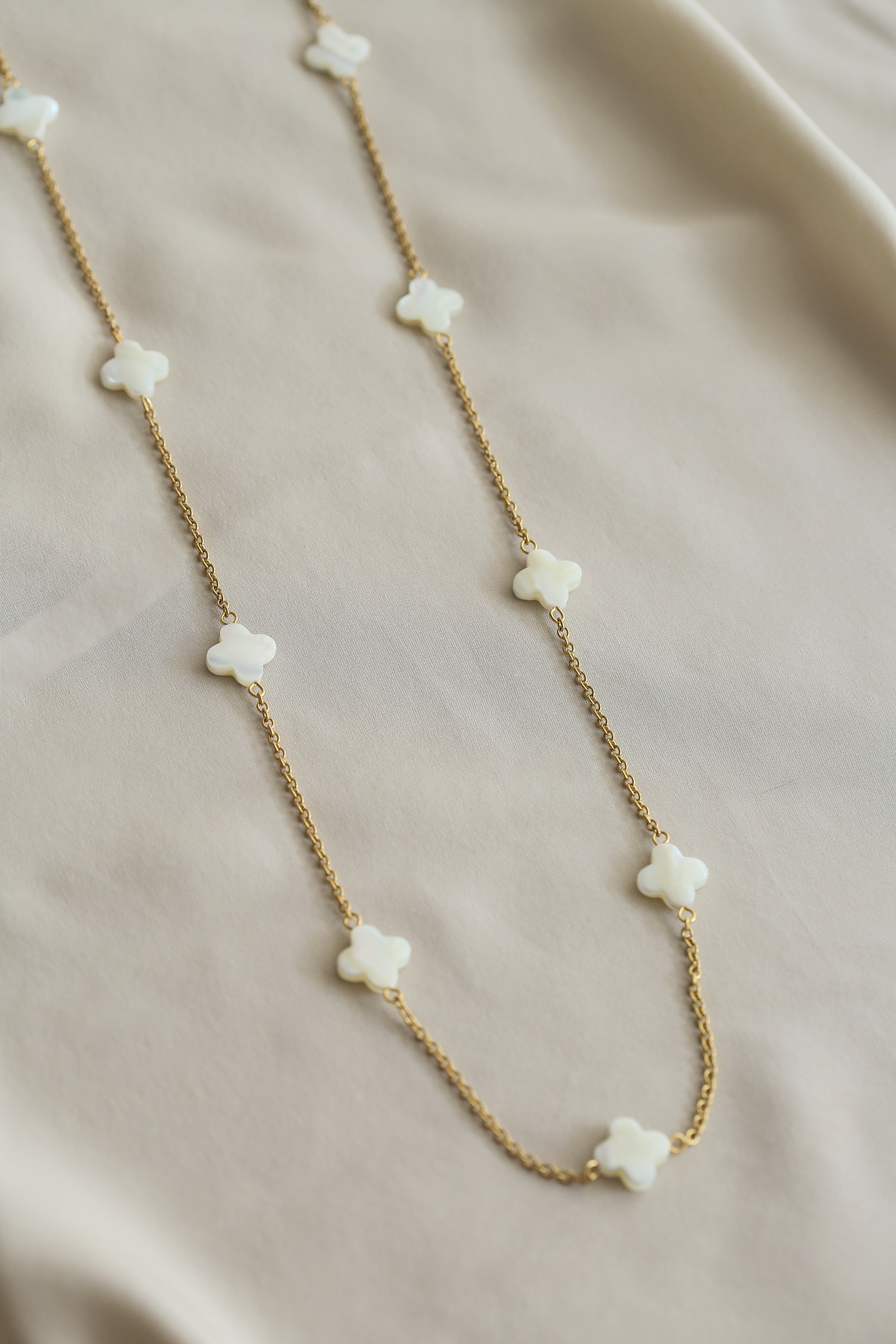 Lorna Long Necklace - Boutique Minimaliste has waterproof, durable, elegant and vintage inspired jewelry