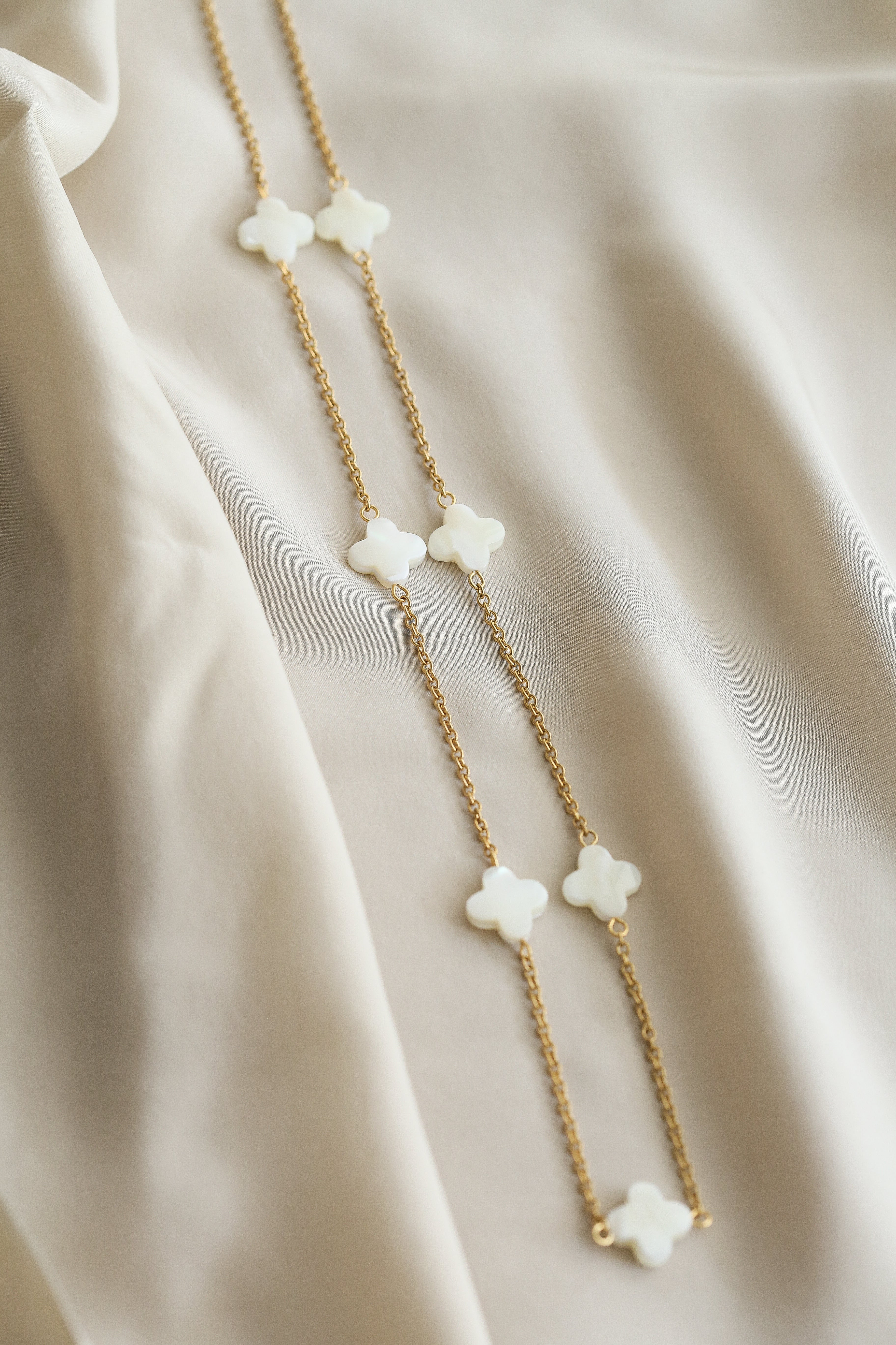 Lorna Long Necklace - Boutique Minimaliste has waterproof, durable, elegant and vintage inspired jewelry