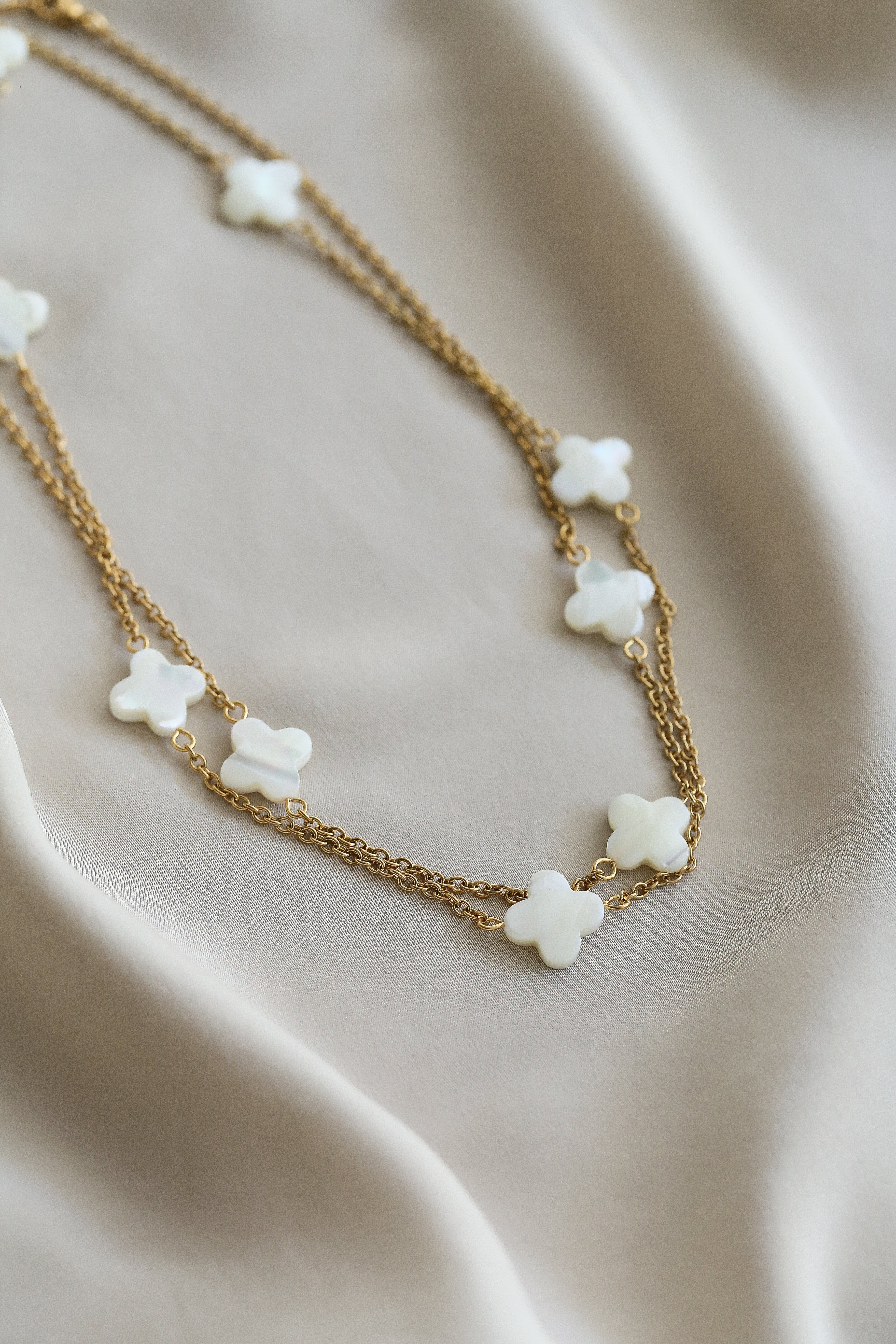 Lorna Long Necklace - Boutique Minimaliste has waterproof, durable, elegant and vintage inspired jewelry