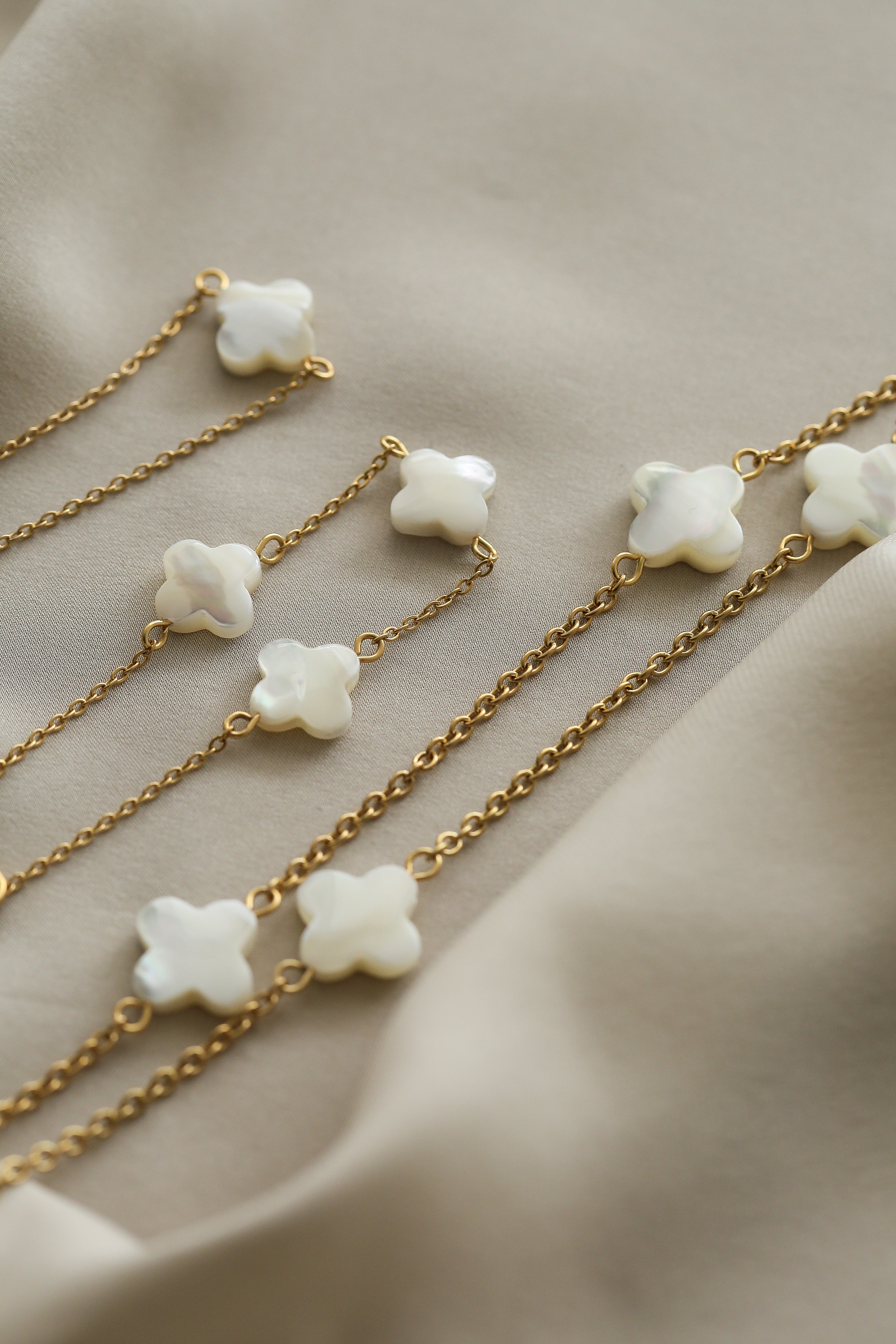 Lorna Long Necklace - Boutique Minimaliste has waterproof, durable, elegant and vintage inspired jewelry