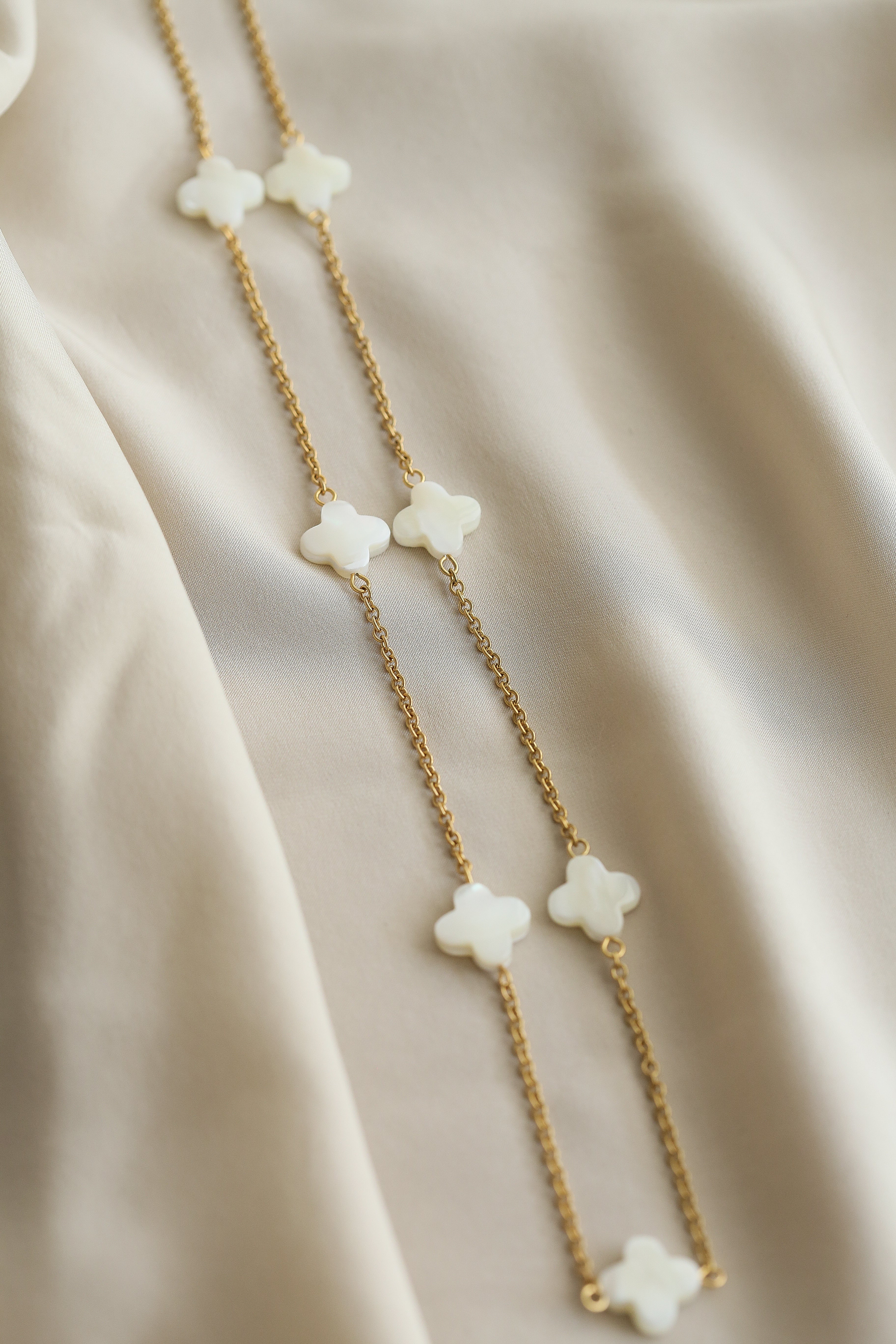 Lorna Long Necklace - Boutique Minimaliste has waterproof, durable, elegant and vintage inspired jewelry