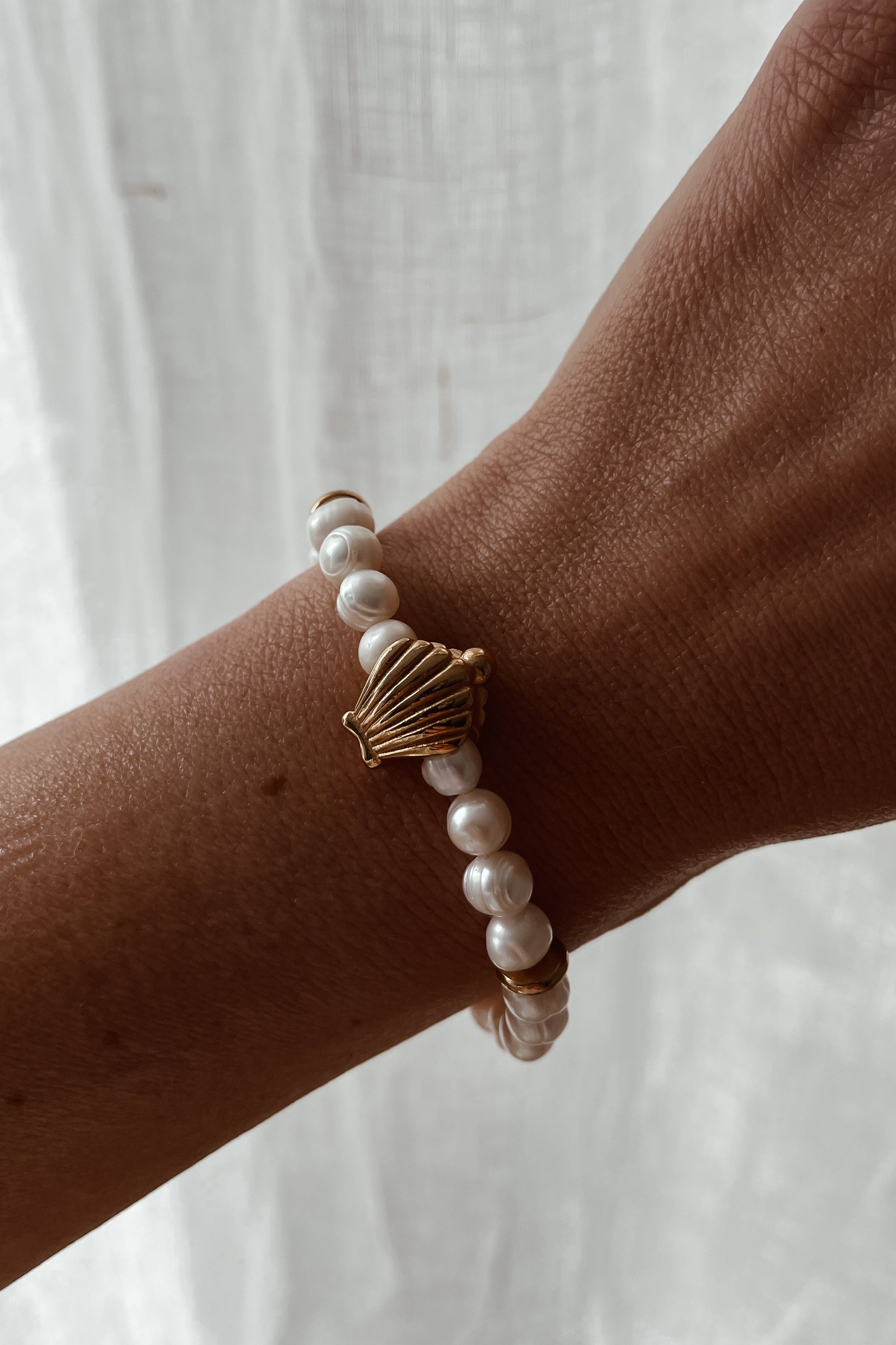 Luce Bracelet - Boutique Minimaliste has waterproof, durable, elegant and vintage inspired jewelry