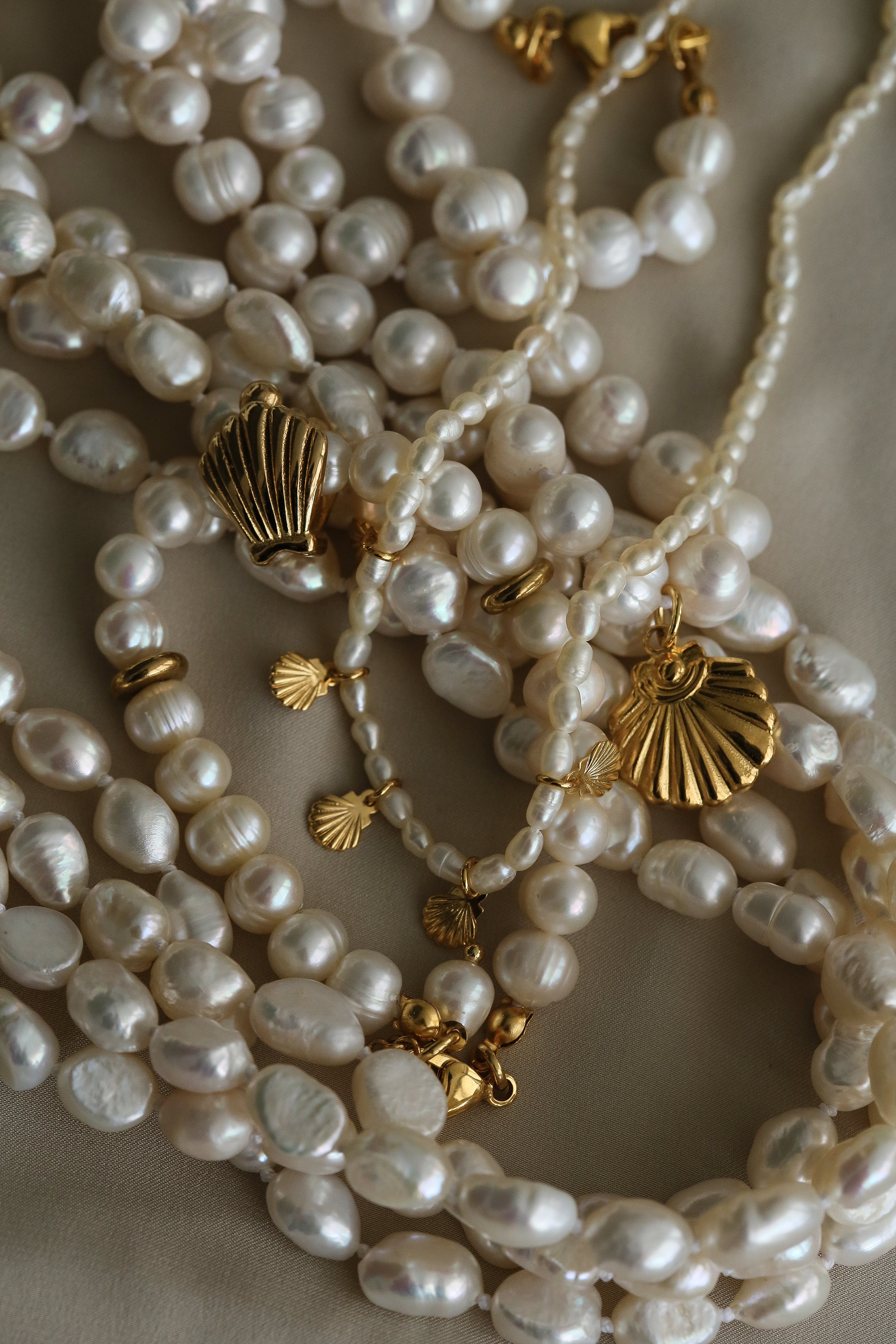 Luce Bracelet - Boutique Minimaliste has waterproof, durable, elegant and vintage inspired jewelry