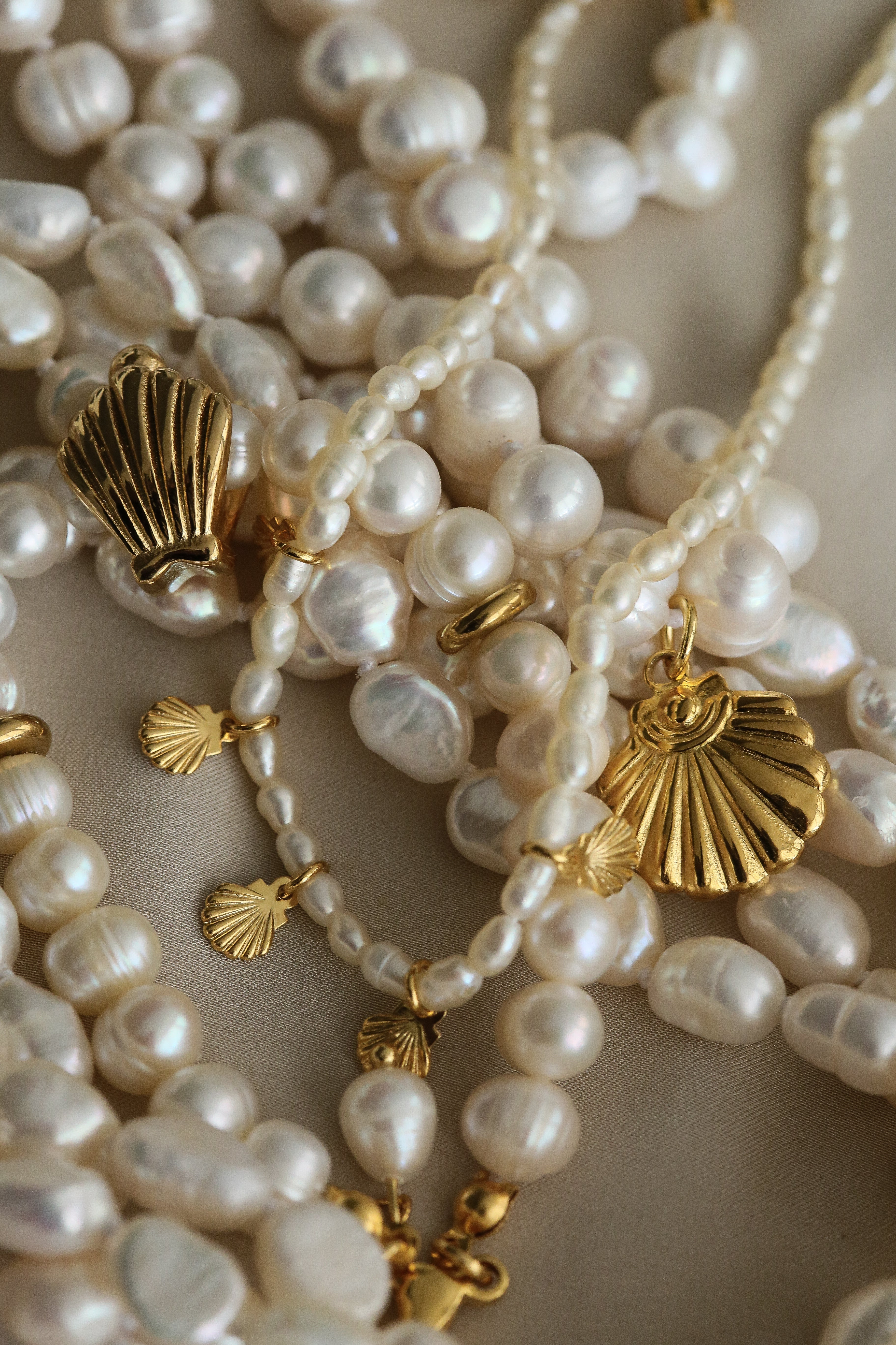 Luce Bracelet - Boutique Minimaliste has waterproof, durable, elegant and vintage inspired jewelry