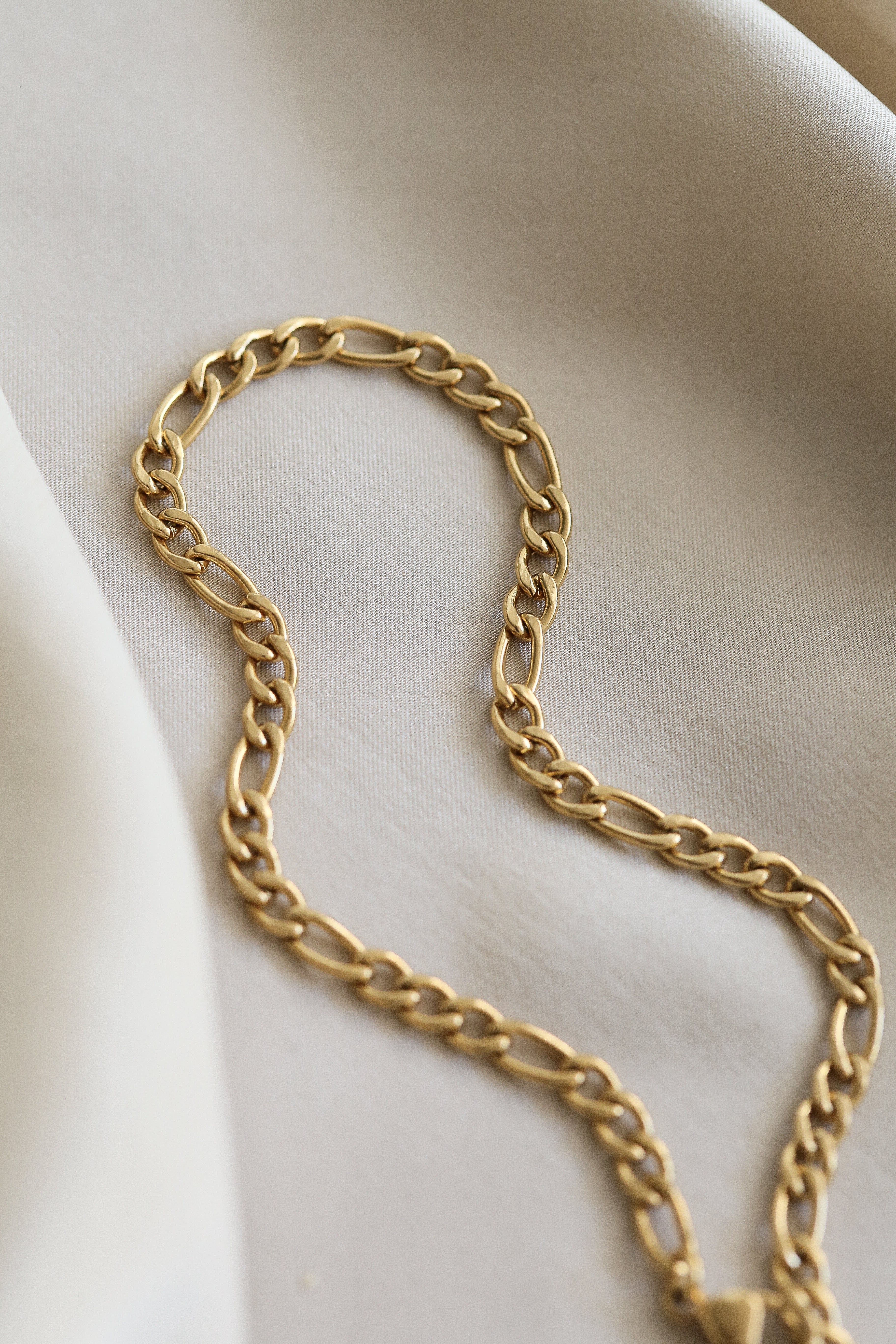 Lucie Anklet - Boutique Minimaliste has waterproof, durable, elegant and vintage inspired jewelry