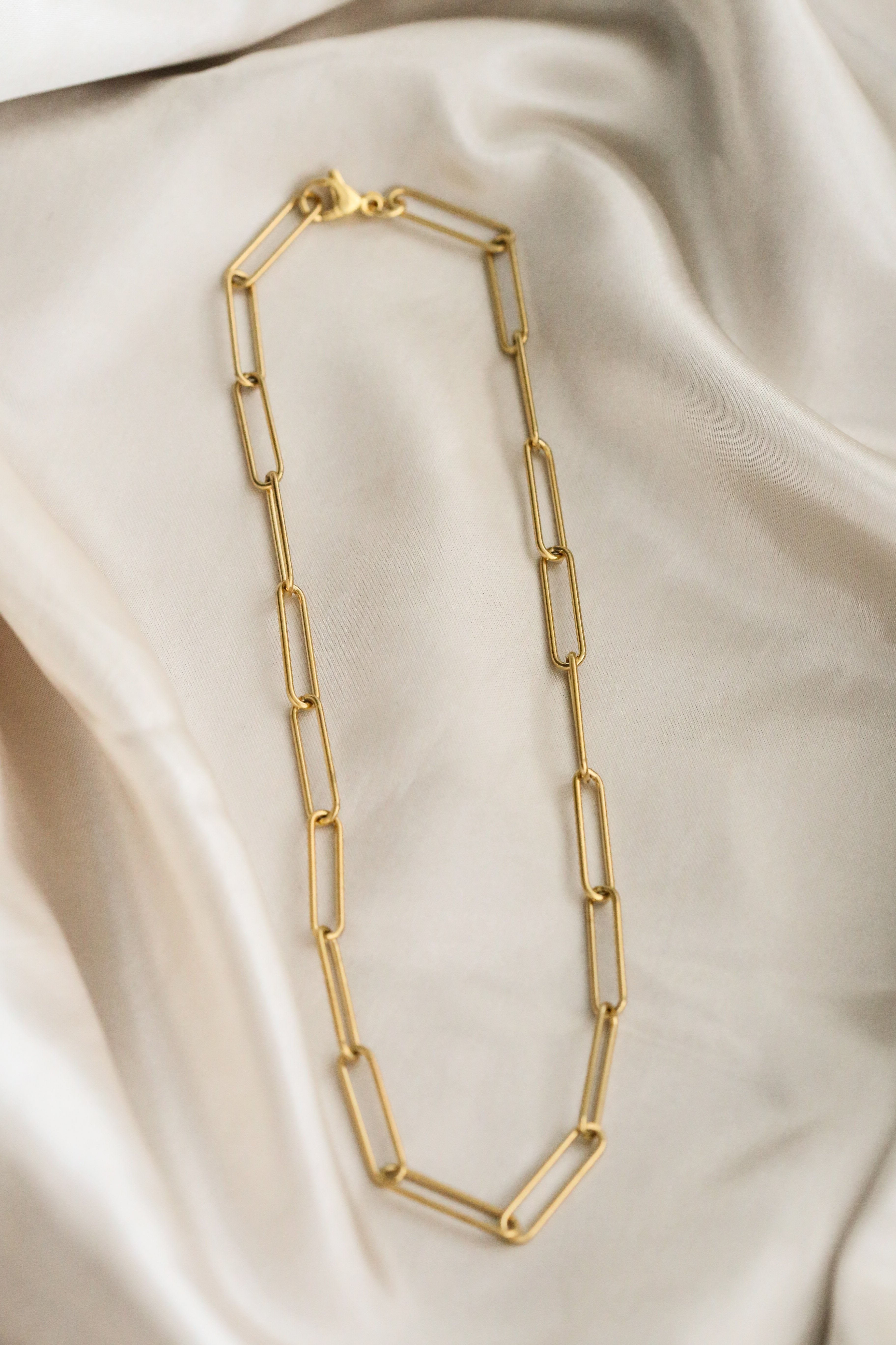 Lucius necklace - Boutique Minimaliste has waterproof, durable, elegant and vintage inspired jewelry