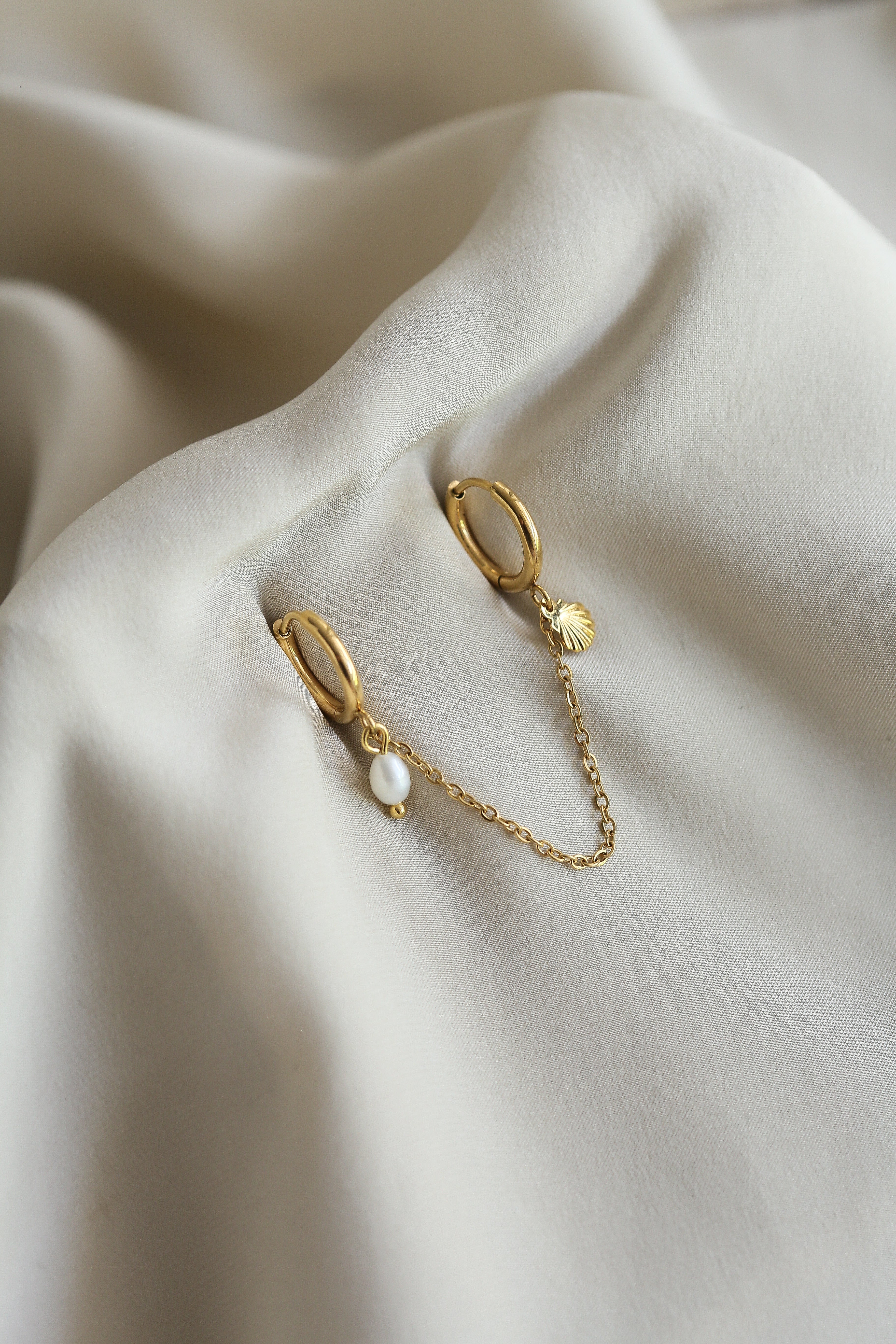 Lynsey Hoop Earrings - Boutique Minimaliste has waterproof, durable, elegant and vintage inspired jewelry