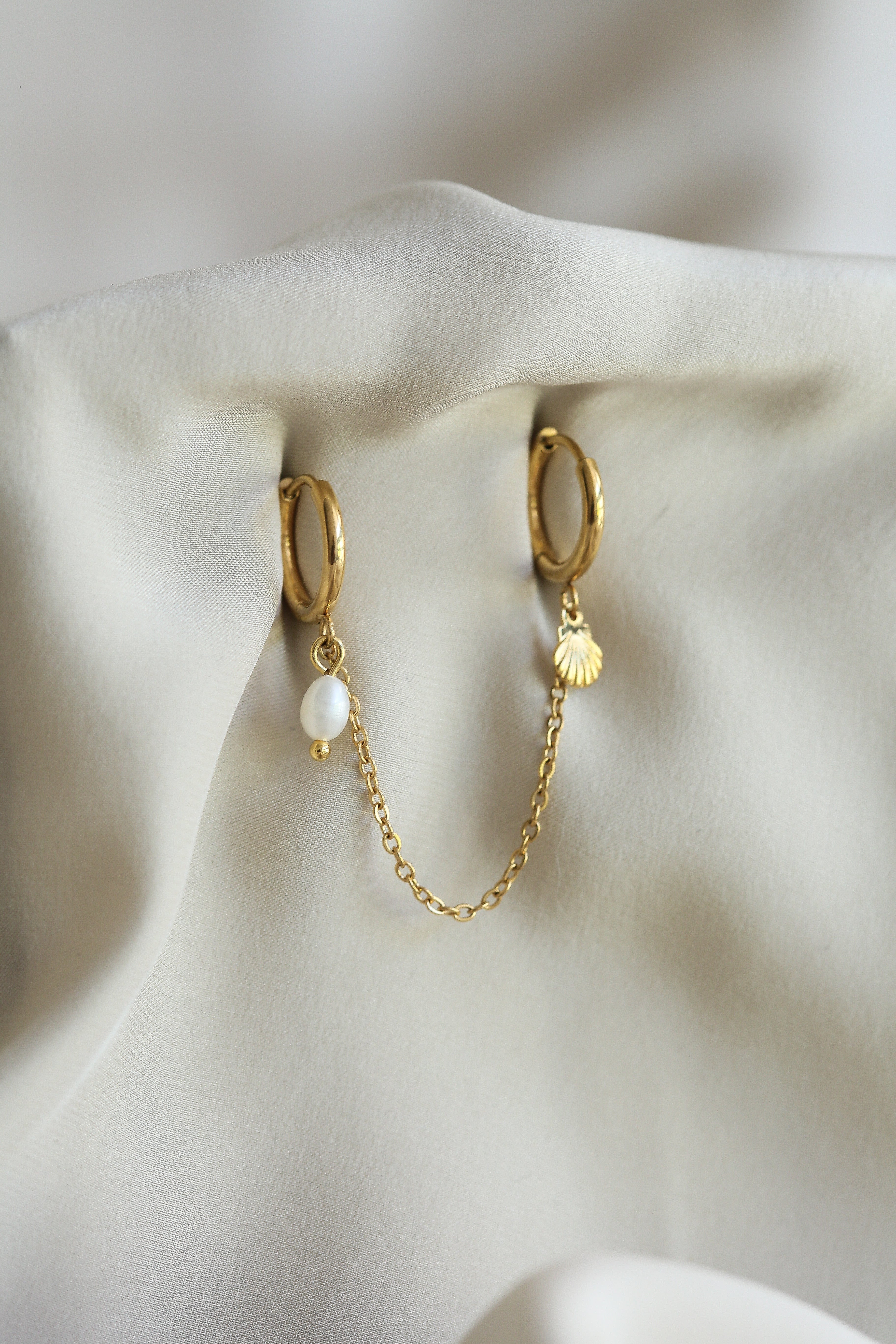 Lynsey Hoop Earrings - Boutique Minimaliste has waterproof, durable, elegant and vintage inspired jewelry