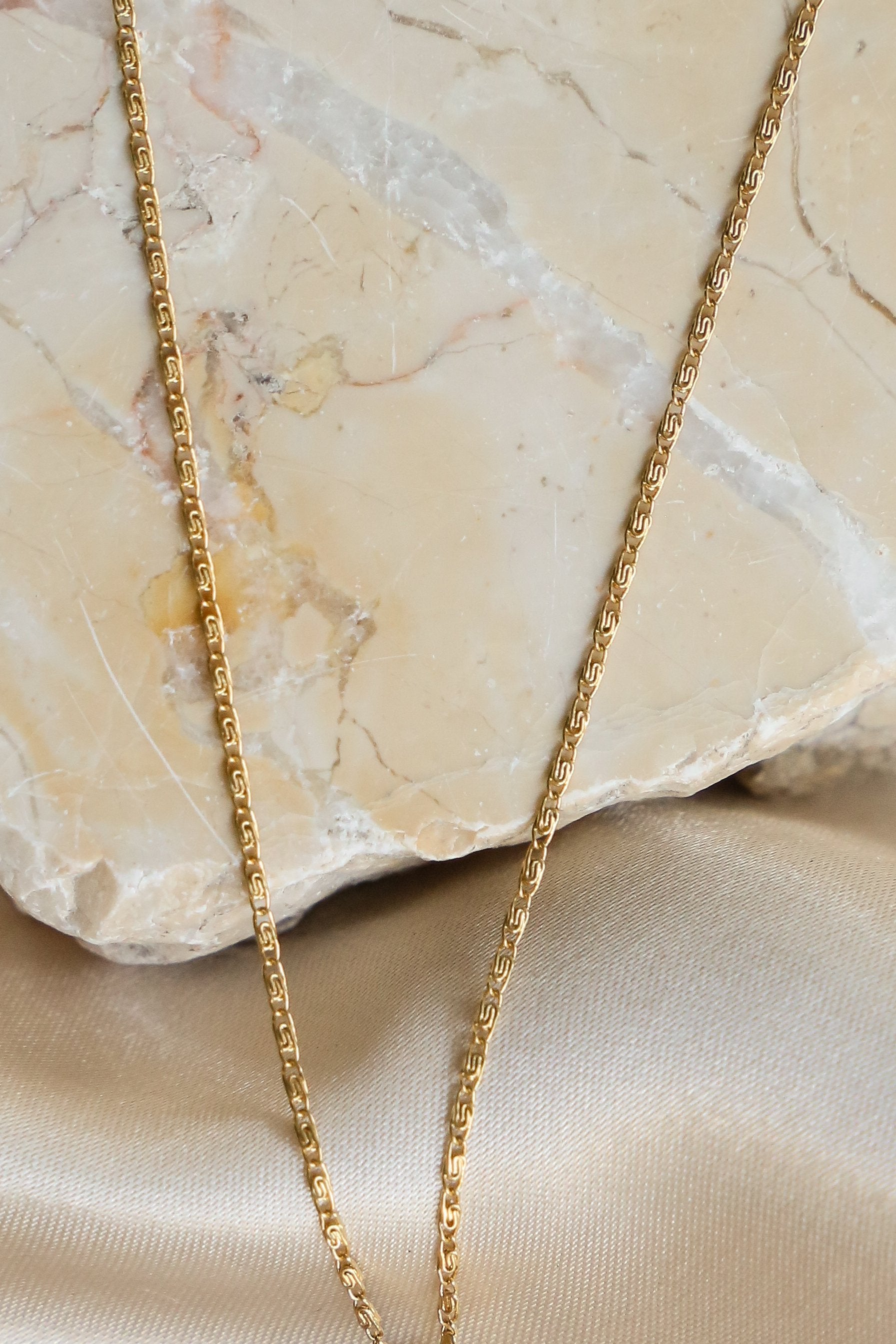 Marie Necklace - Boutique Minimaliste has waterproof, durable, elegant and vintage inspired jewelry