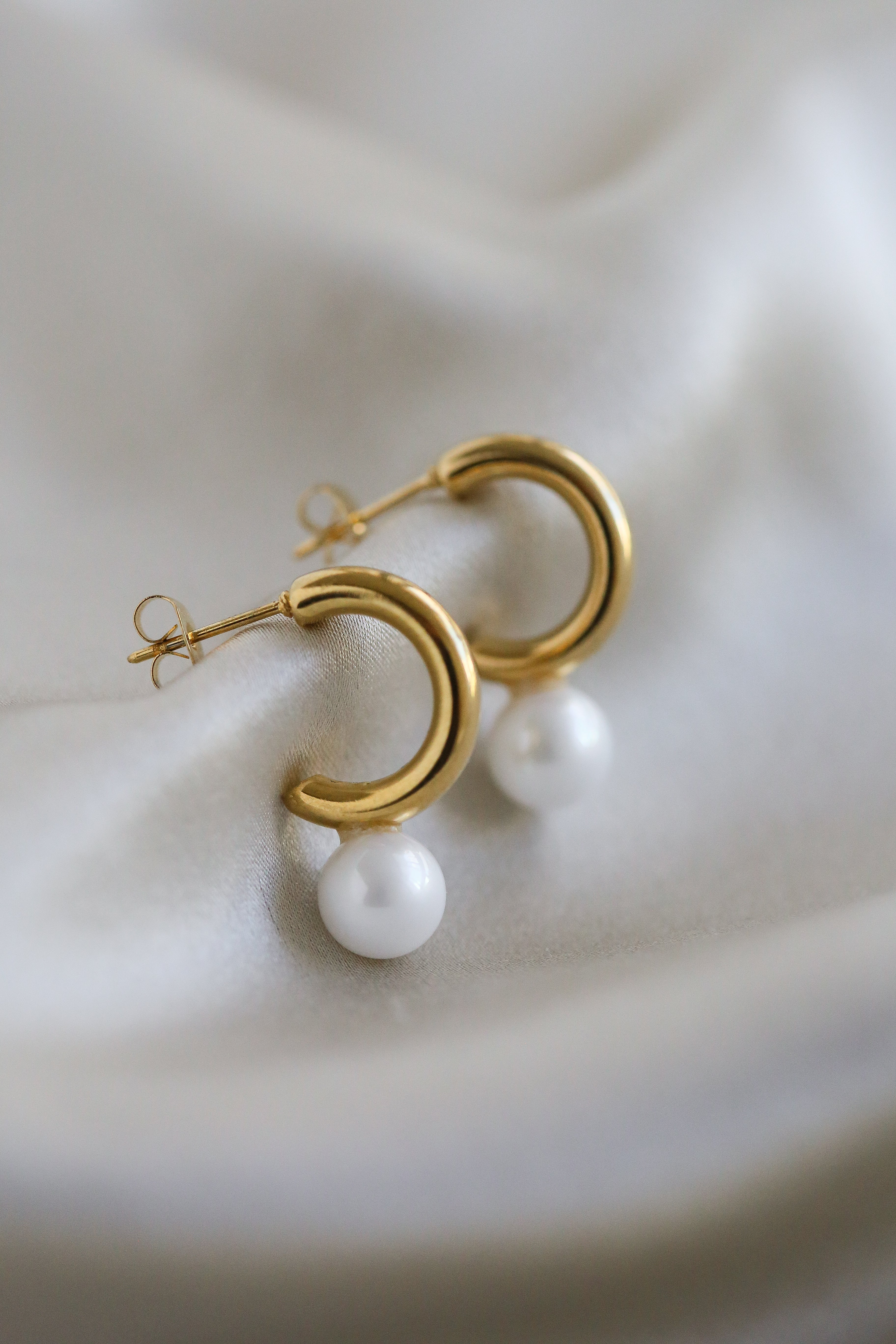 Martina Hoop Earrings - Boutique Minimaliste has waterproof, durable, elegant and vintage inspired jewelry