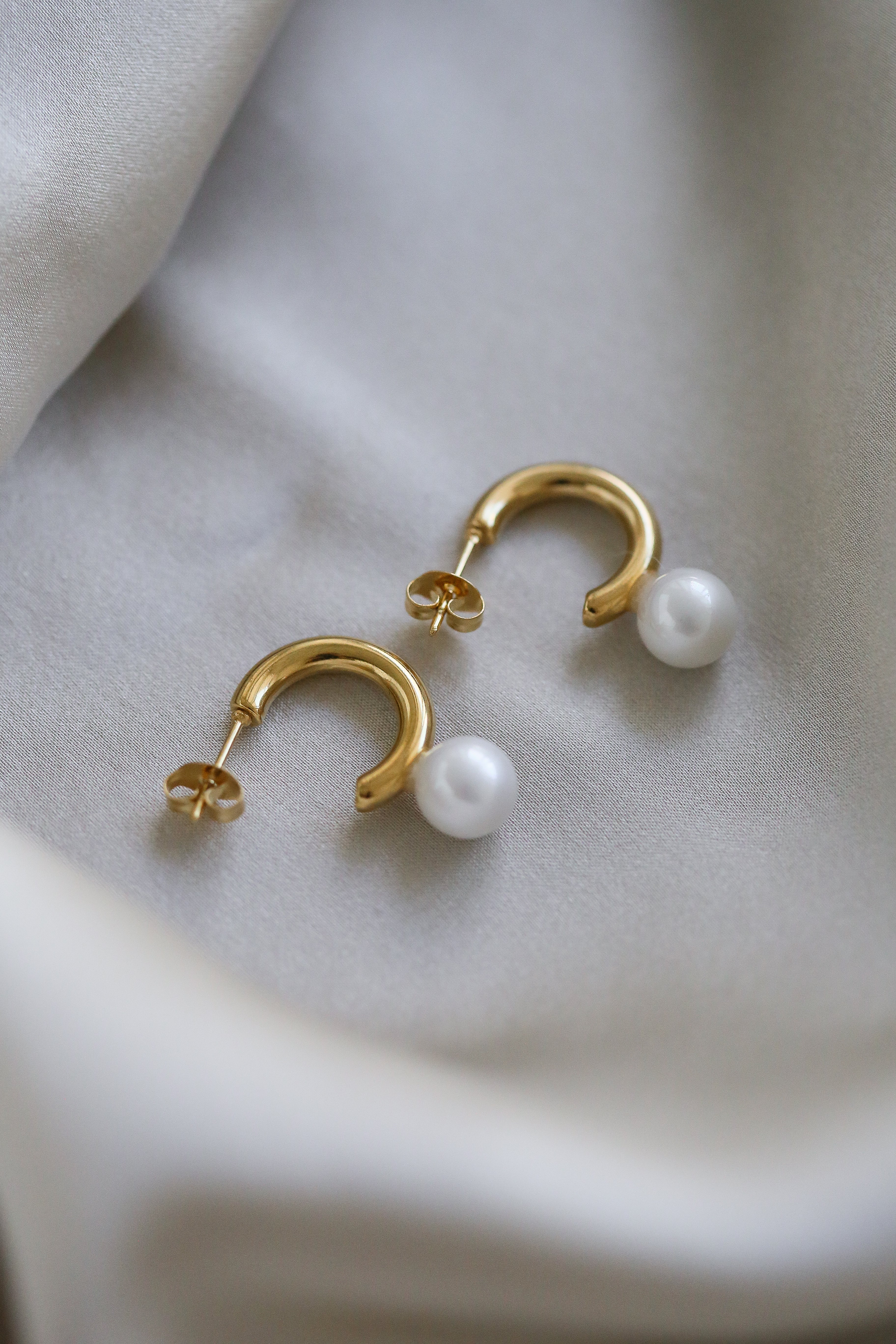 Martina Hoop Earrings - Boutique Minimaliste has waterproof, durable, elegant and vintage inspired jewelry