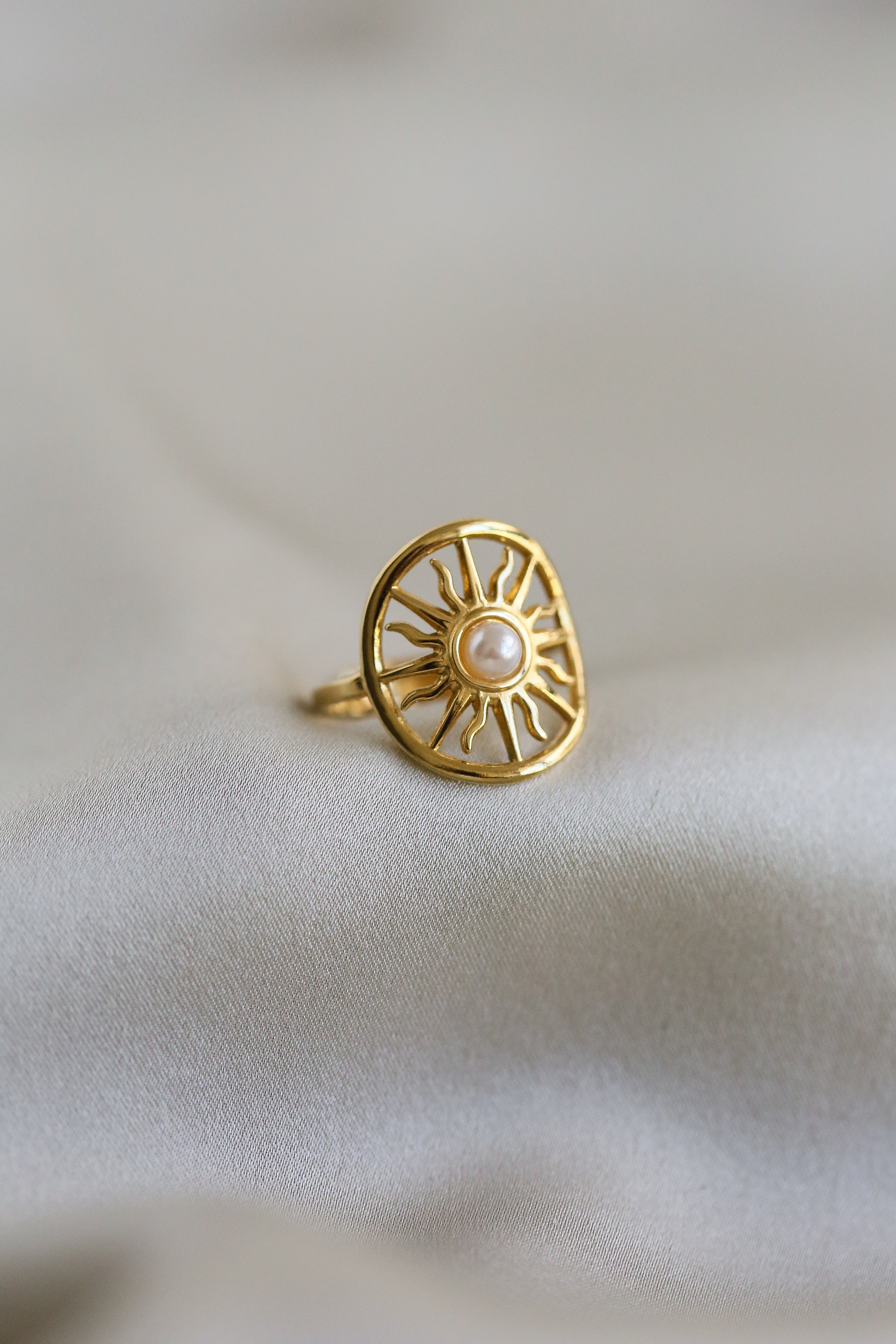 Milena Ring - Boutique Minimaliste has waterproof, durable, elegant and vintage inspired jewelry