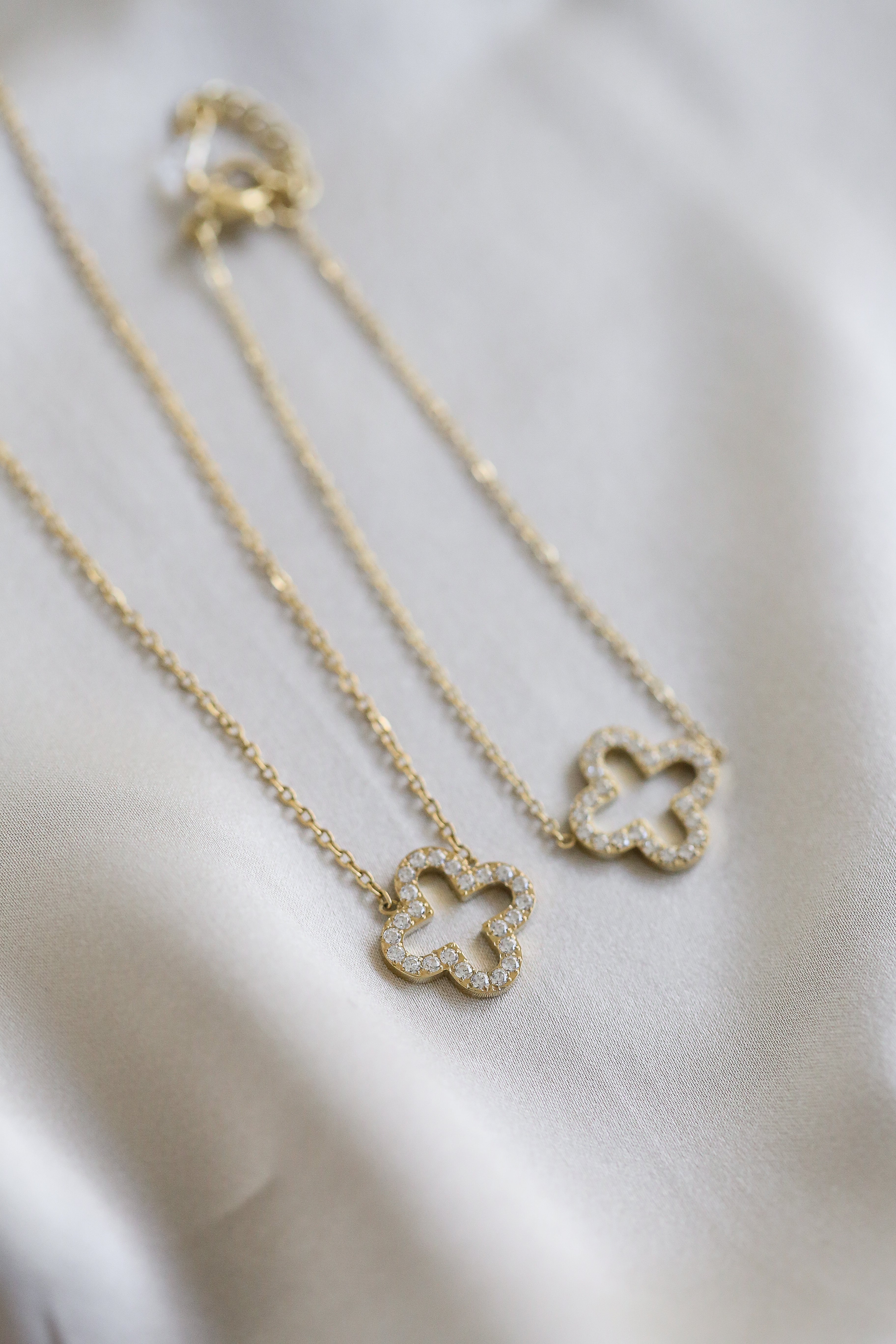 Mimi Bracelet - Boutique Minimaliste has waterproof, durable, elegant and vintage inspired jewelry