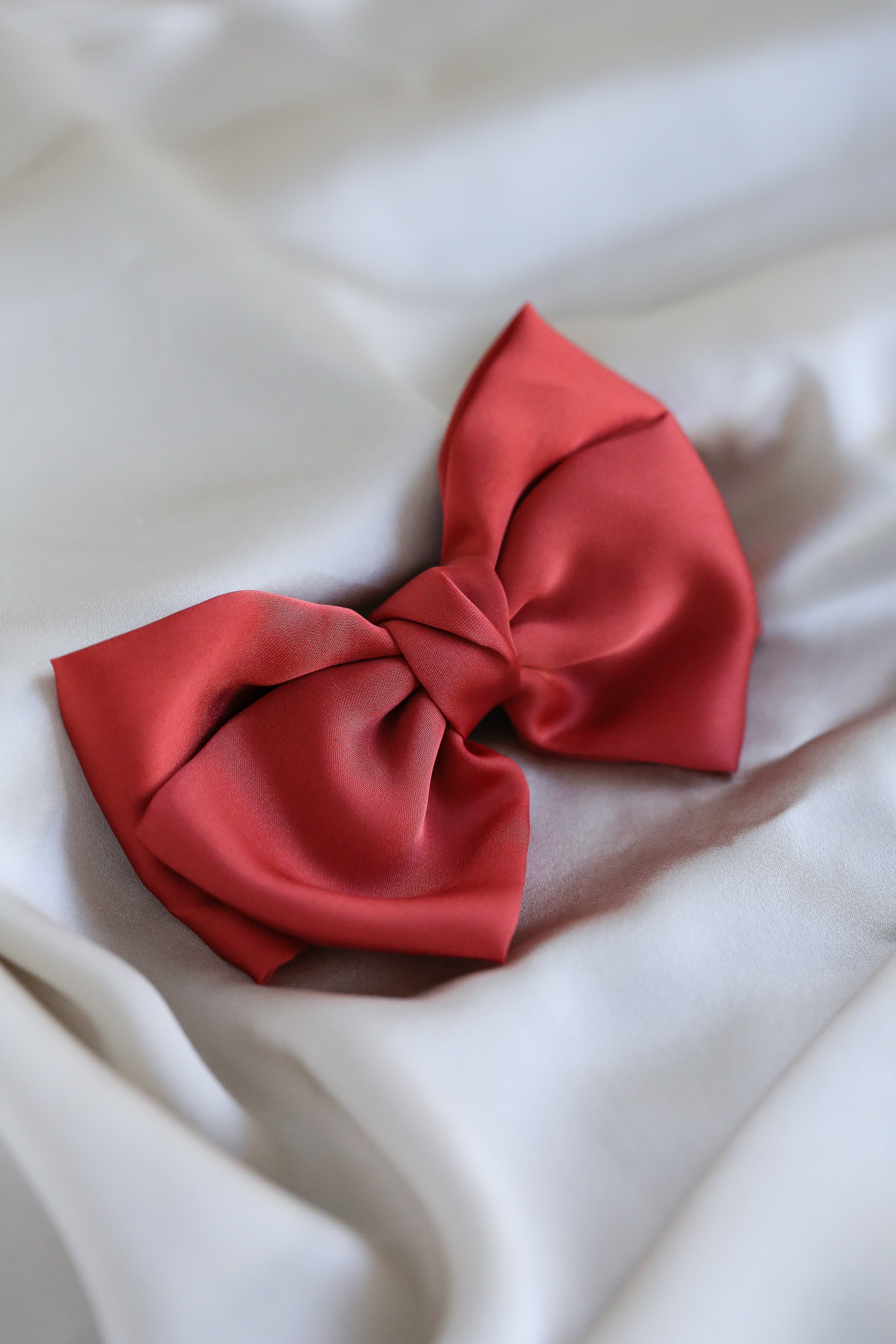 Mona Hair clip - Boutique Minimaliste has waterproof, durable, elegant and vintage inspired jewelry