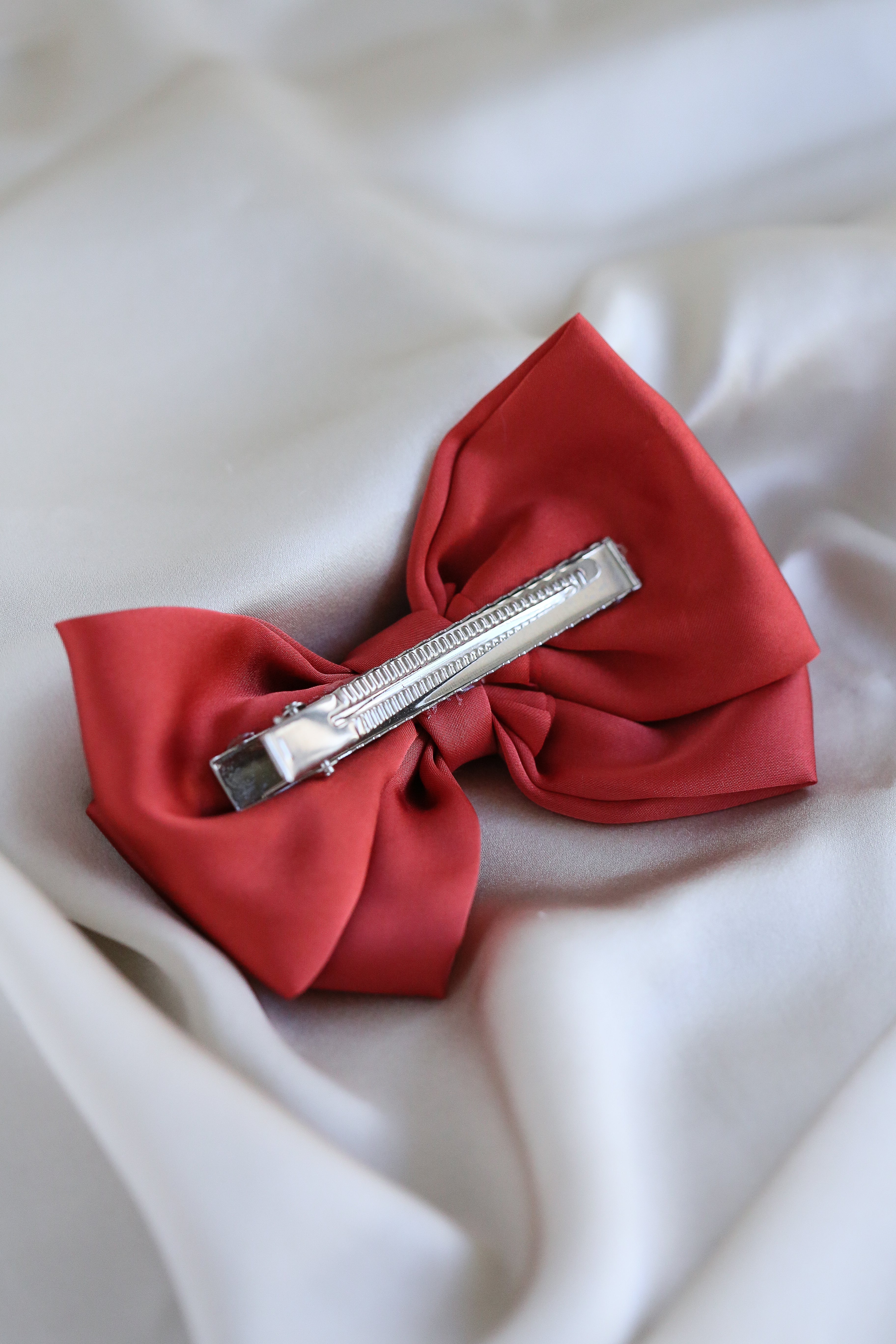 Mona Hair clip - Boutique Minimaliste has waterproof, durable, elegant and vintage inspired jewelry