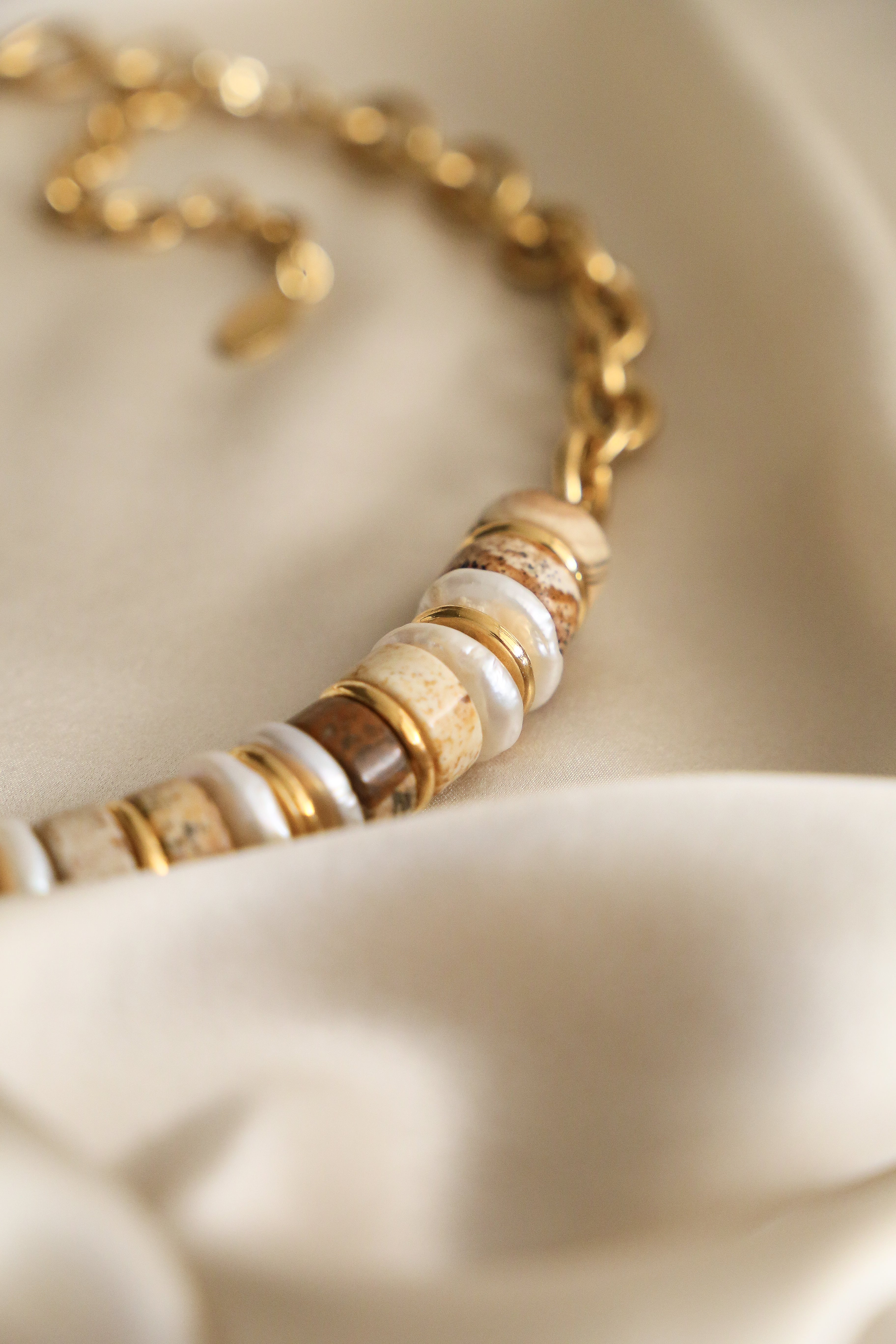 Naomi Necklace - Boutique Minimaliste has waterproof, durable, elegant and vintage inspired jewelry