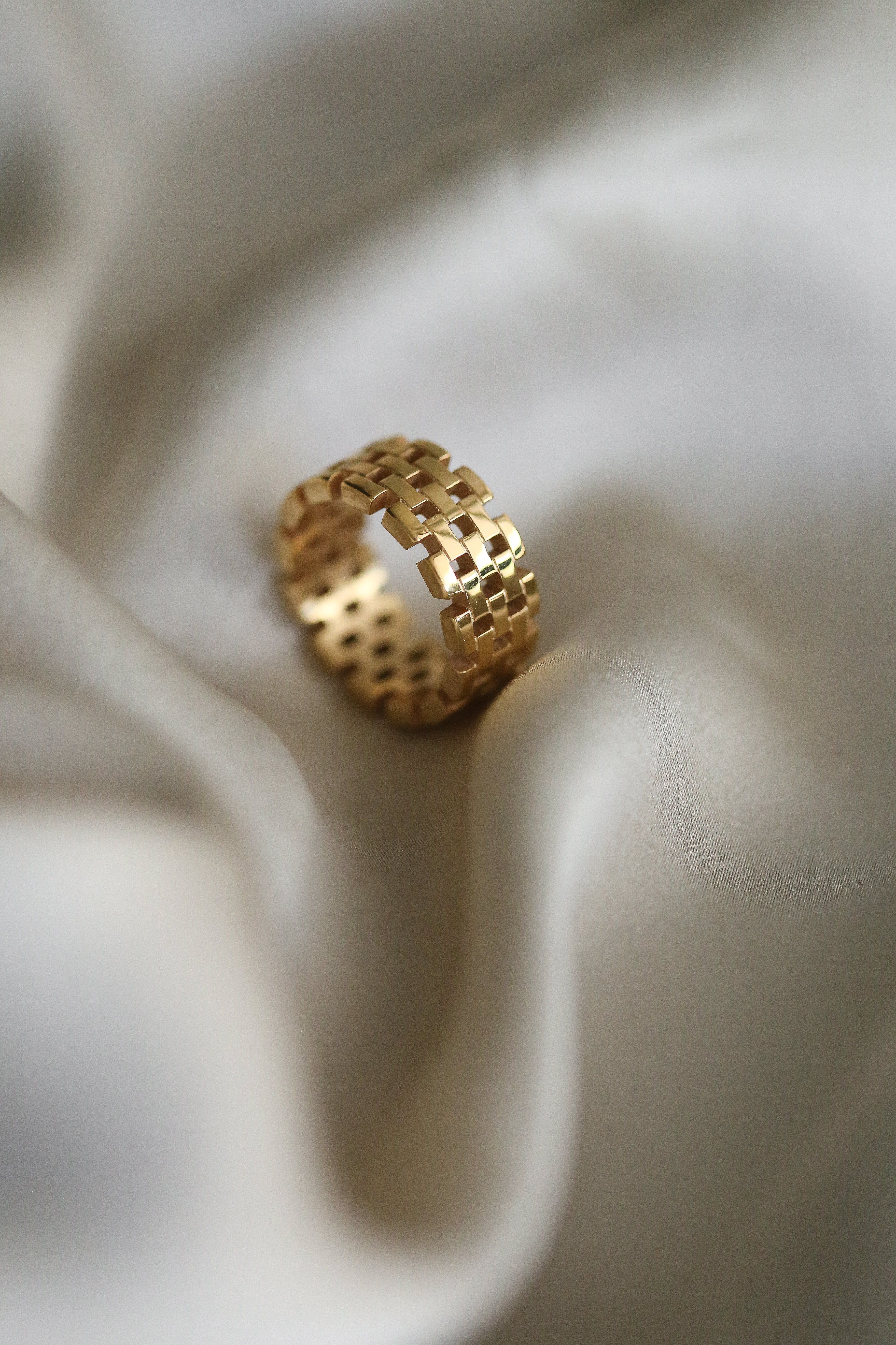 Natasha Ring - Boutique Minimaliste has waterproof, durable, elegant and vintage inspired jewelry