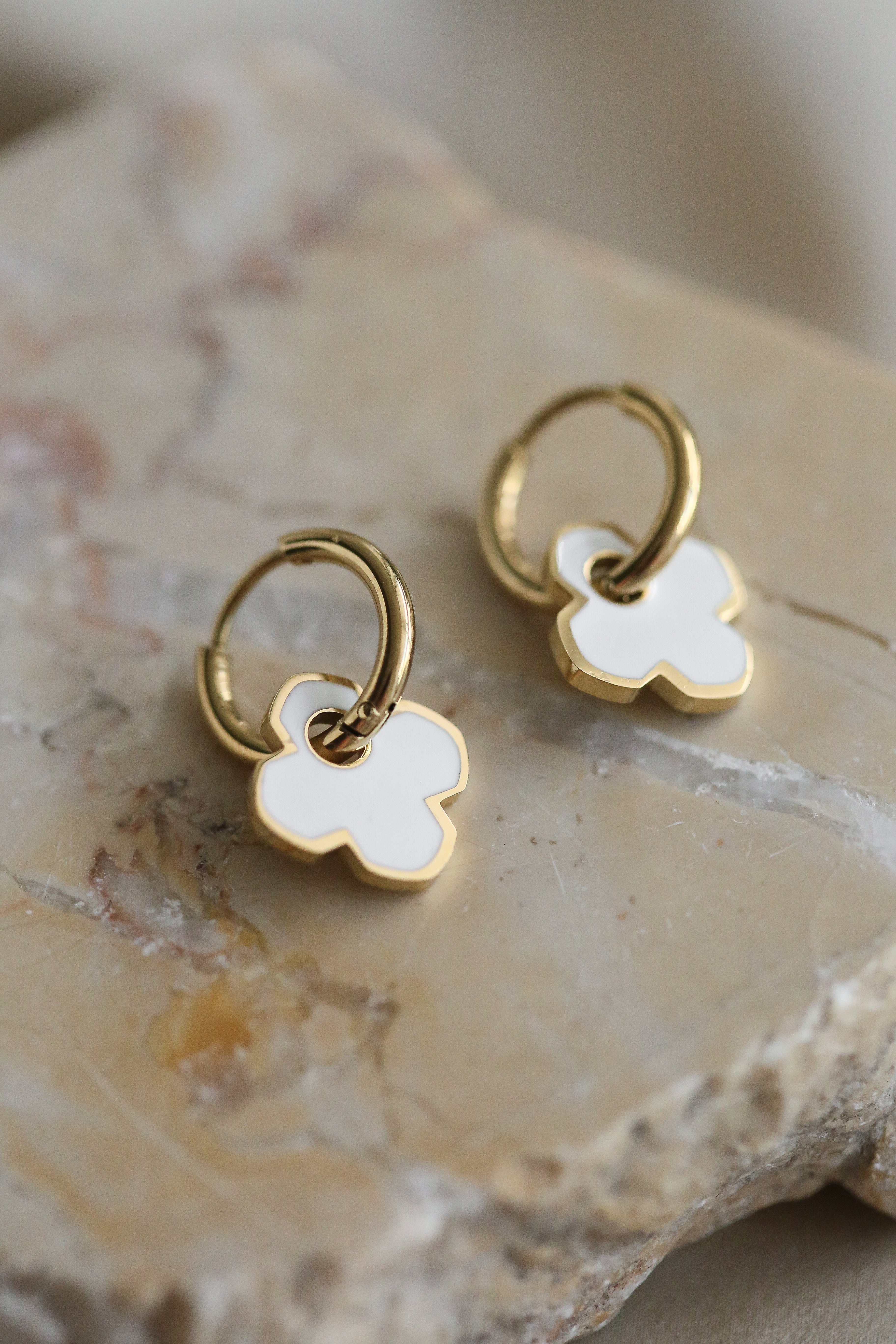 Nicole Earrings - Boutique Minimaliste has waterproof, durable, elegant and vintage inspired jewelry