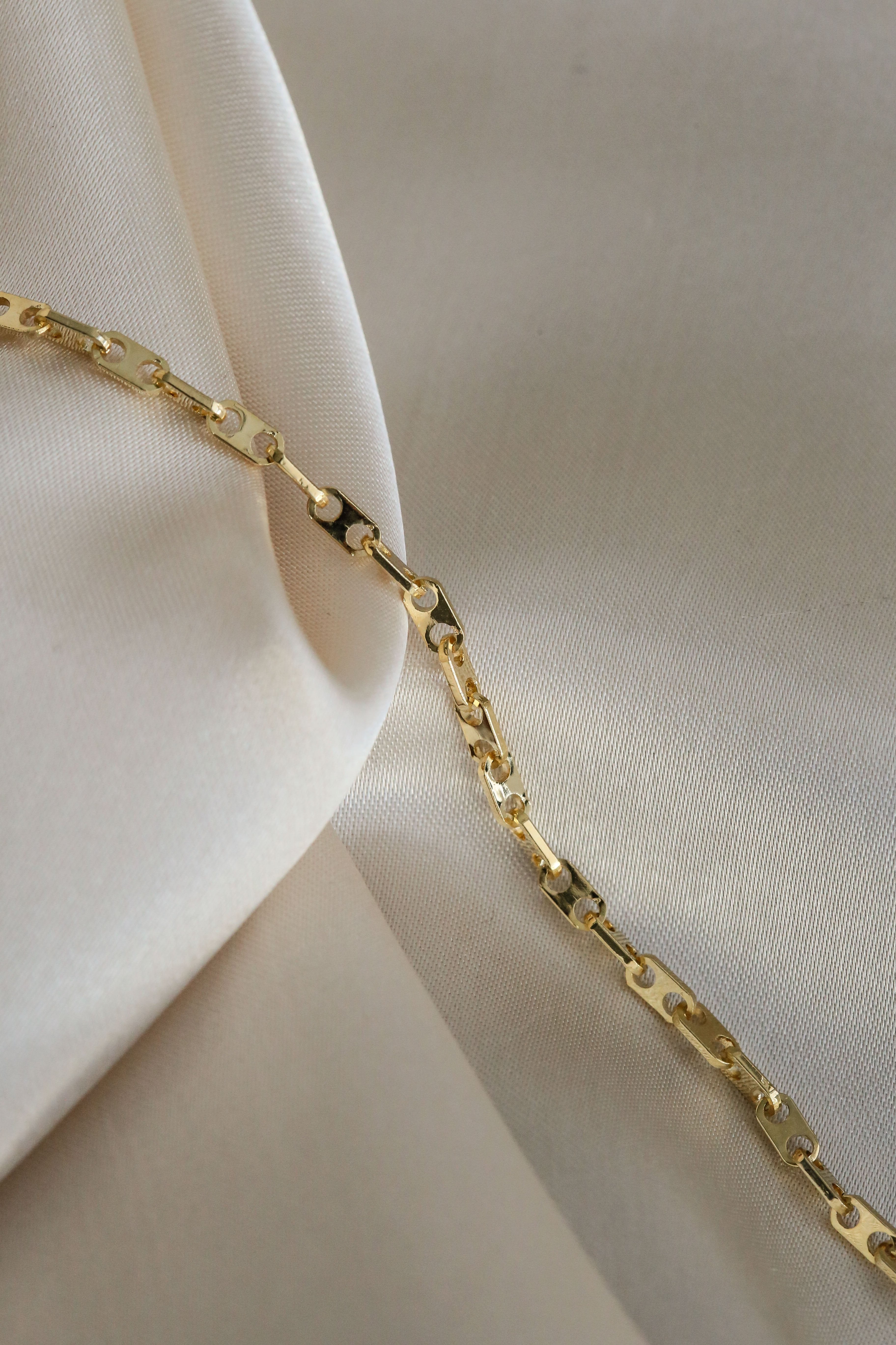 Nicolette (Vintage) Chain bracelet - has waterproof, durable, elegant and vintage inspired jewelry
