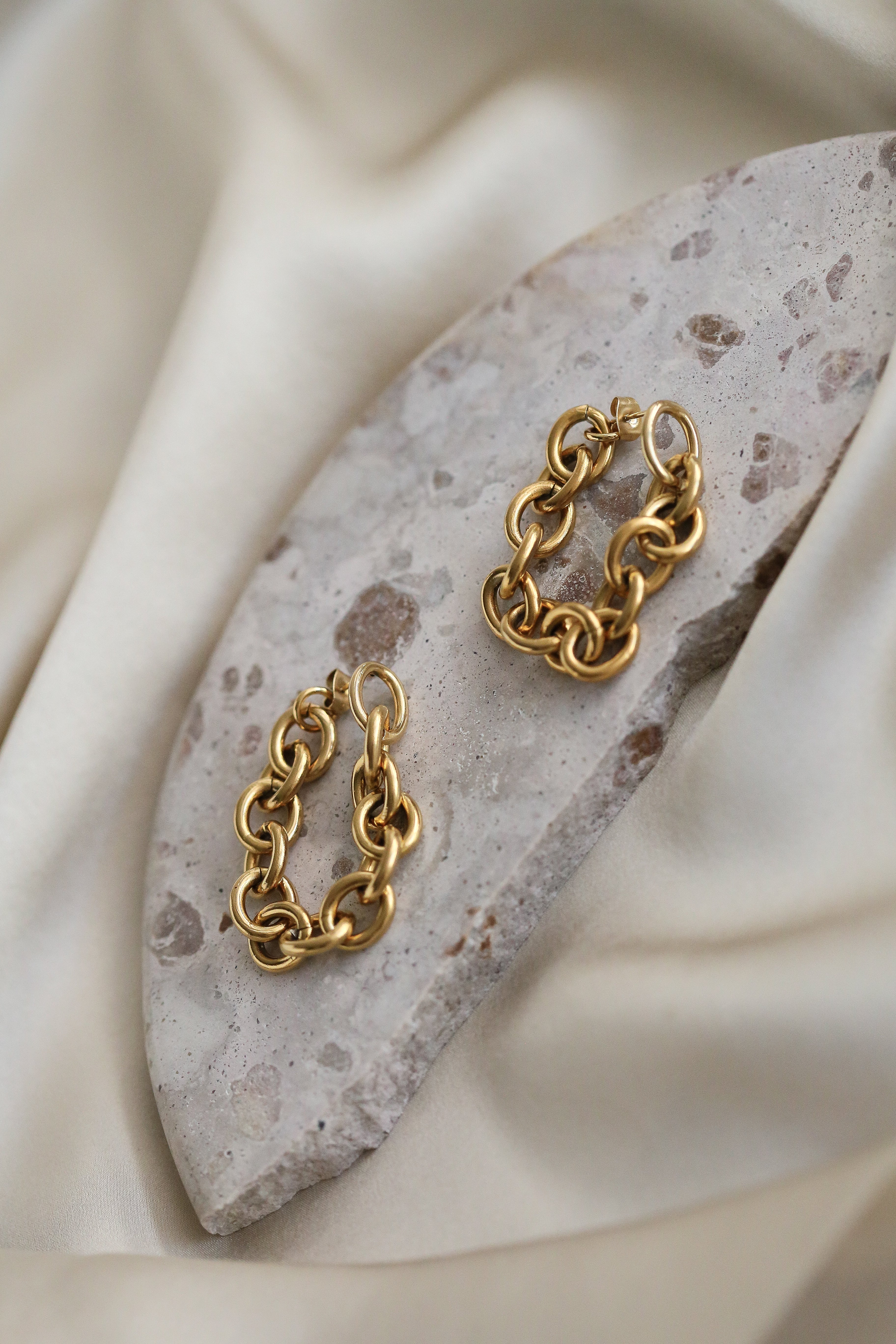 Nieve Earrings - Boutique Minimaliste has waterproof, durable, elegant and vintage inspired jewelry