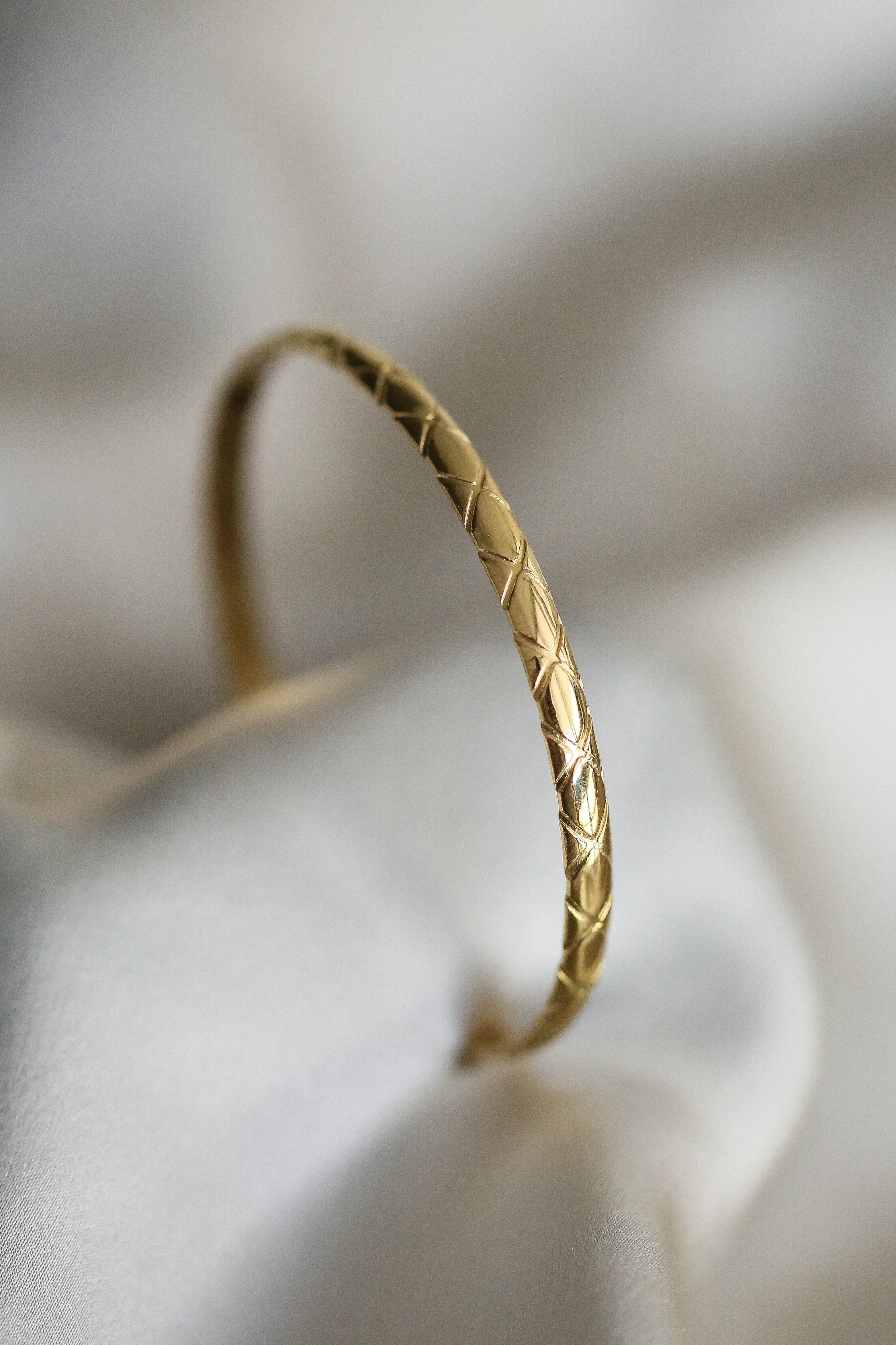 Nora Cuff - Boutique Minimaliste has waterproof, durable, elegant and vintage inspired jewelry