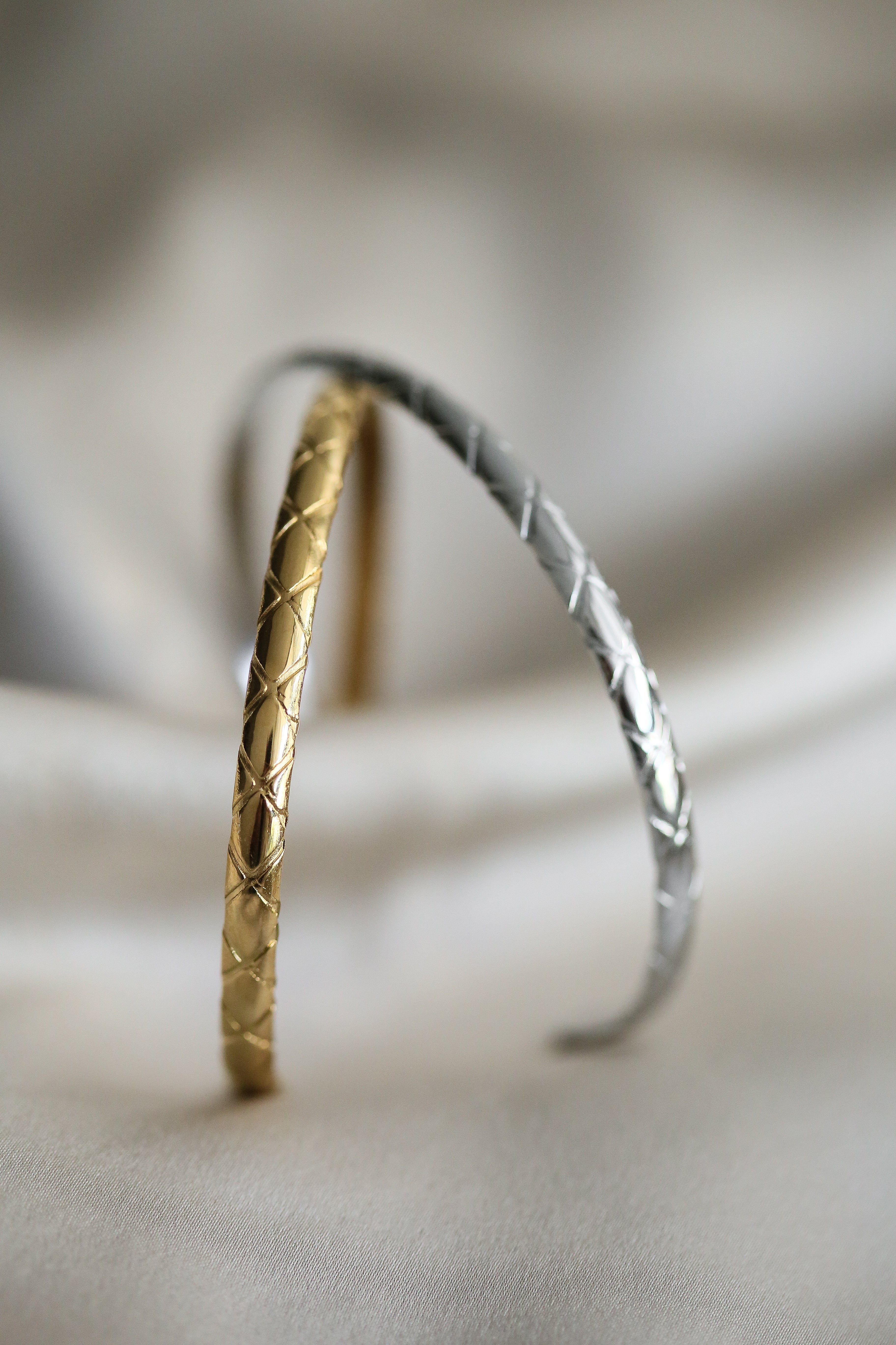 Nora Cuff - Boutique Minimaliste has waterproof, durable, elegant and vintage inspired jewelry
