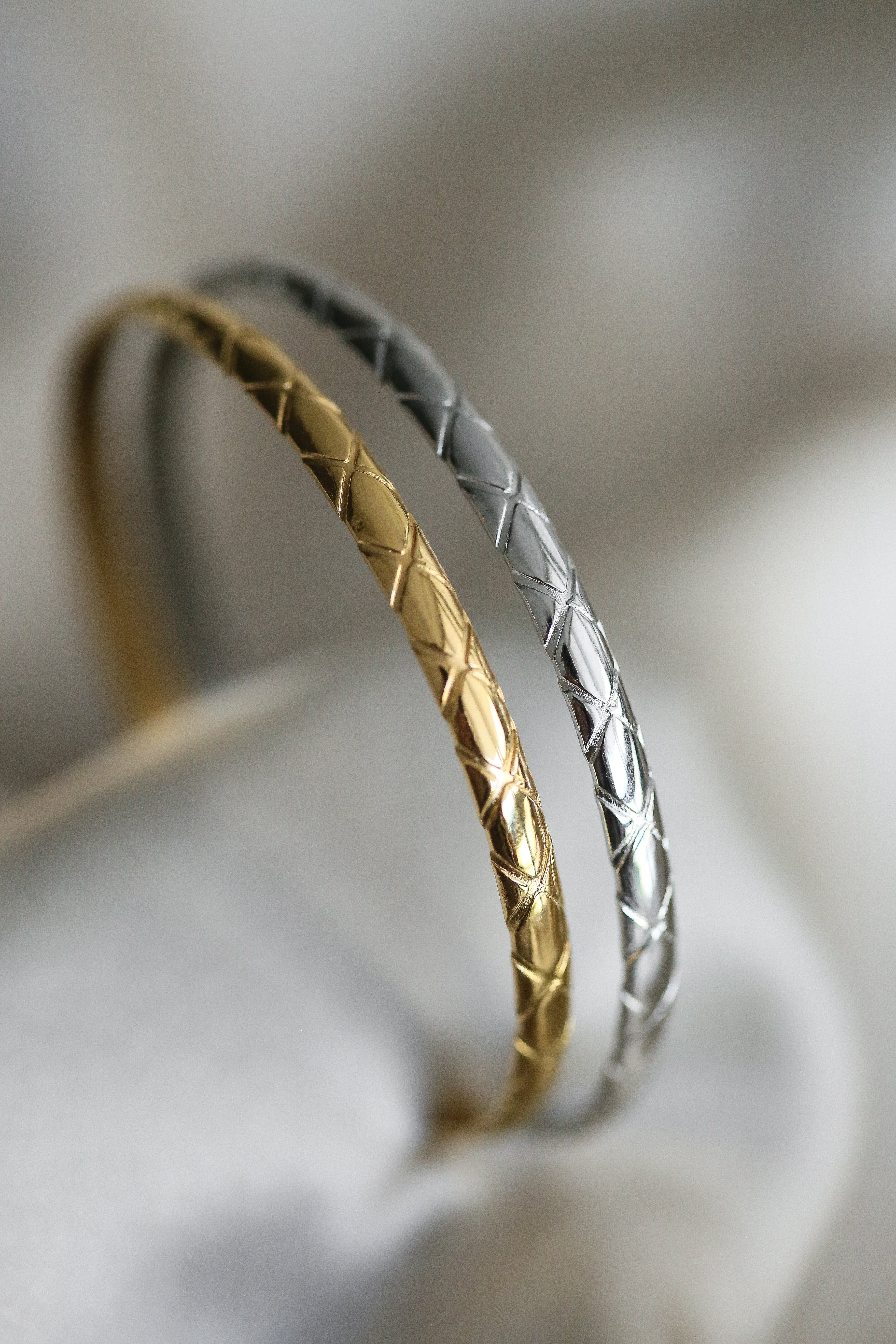 Nora Cuff - Boutique Minimaliste has waterproof, durable, elegant and vintage inspired jewelry