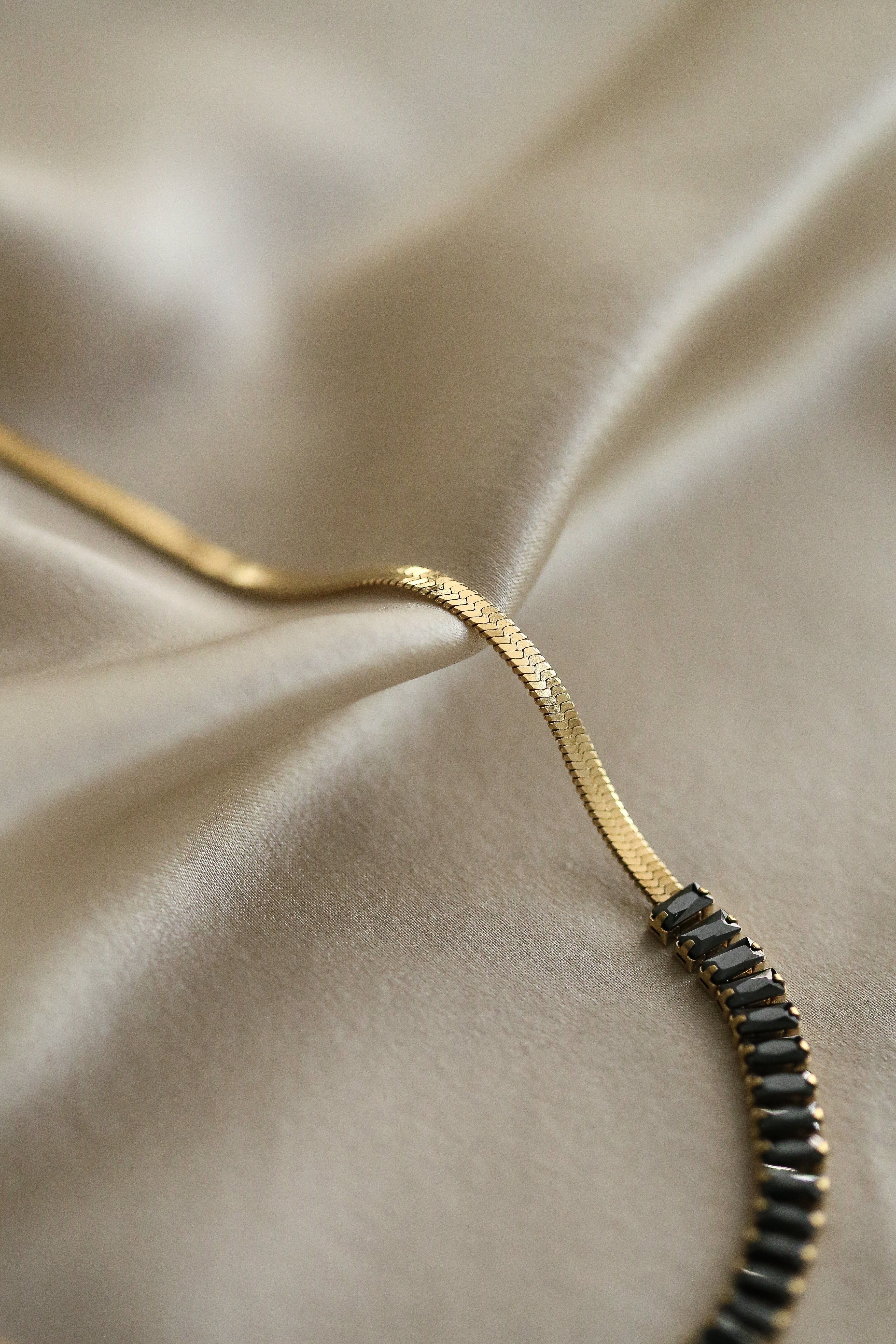 Odessa Necklace - Boutique Minimaliste has waterproof, durable, elegant and vintage inspired jewelry