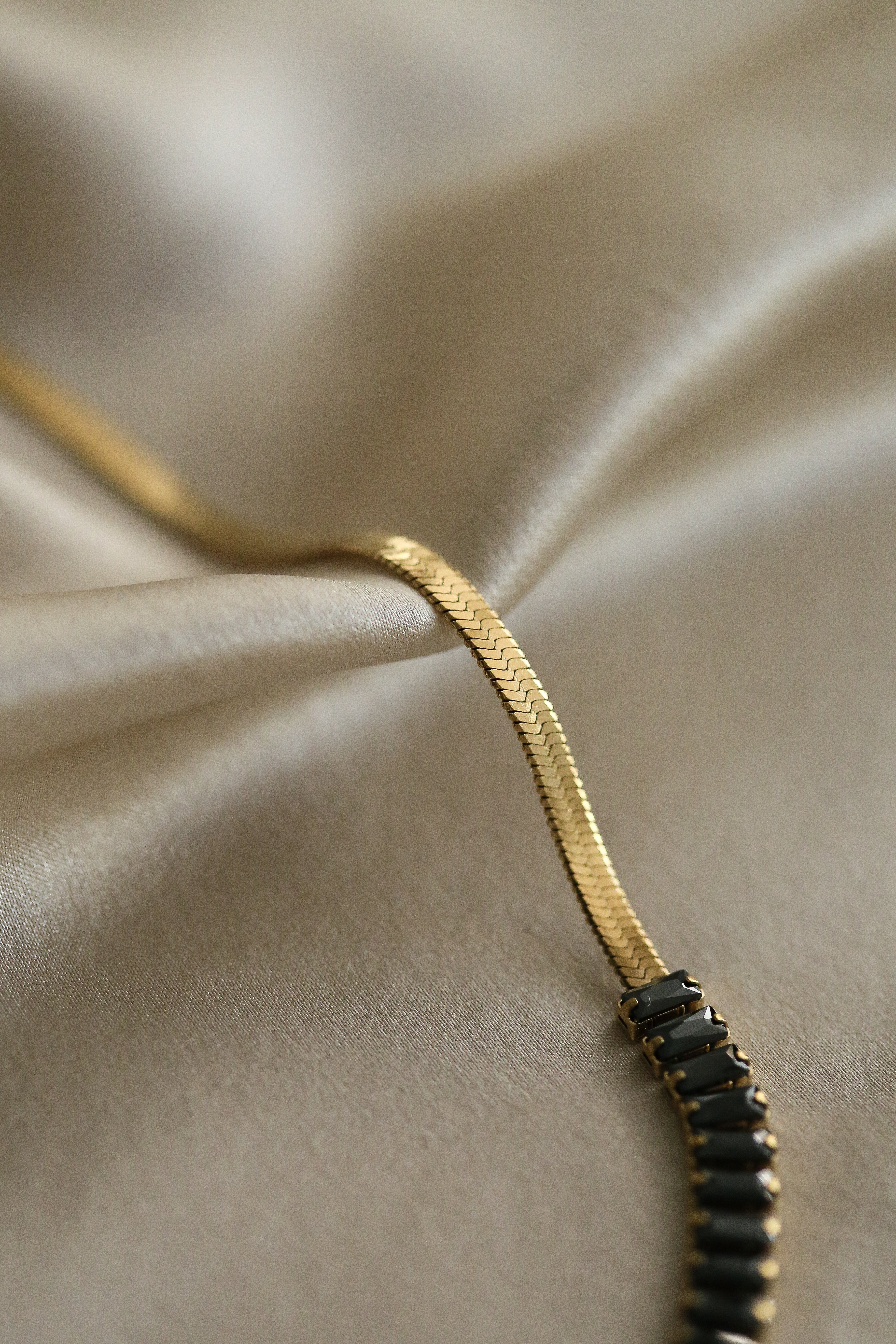 Odessa Necklace - Boutique Minimaliste has waterproof, durable, elegant and vintage inspired jewelry