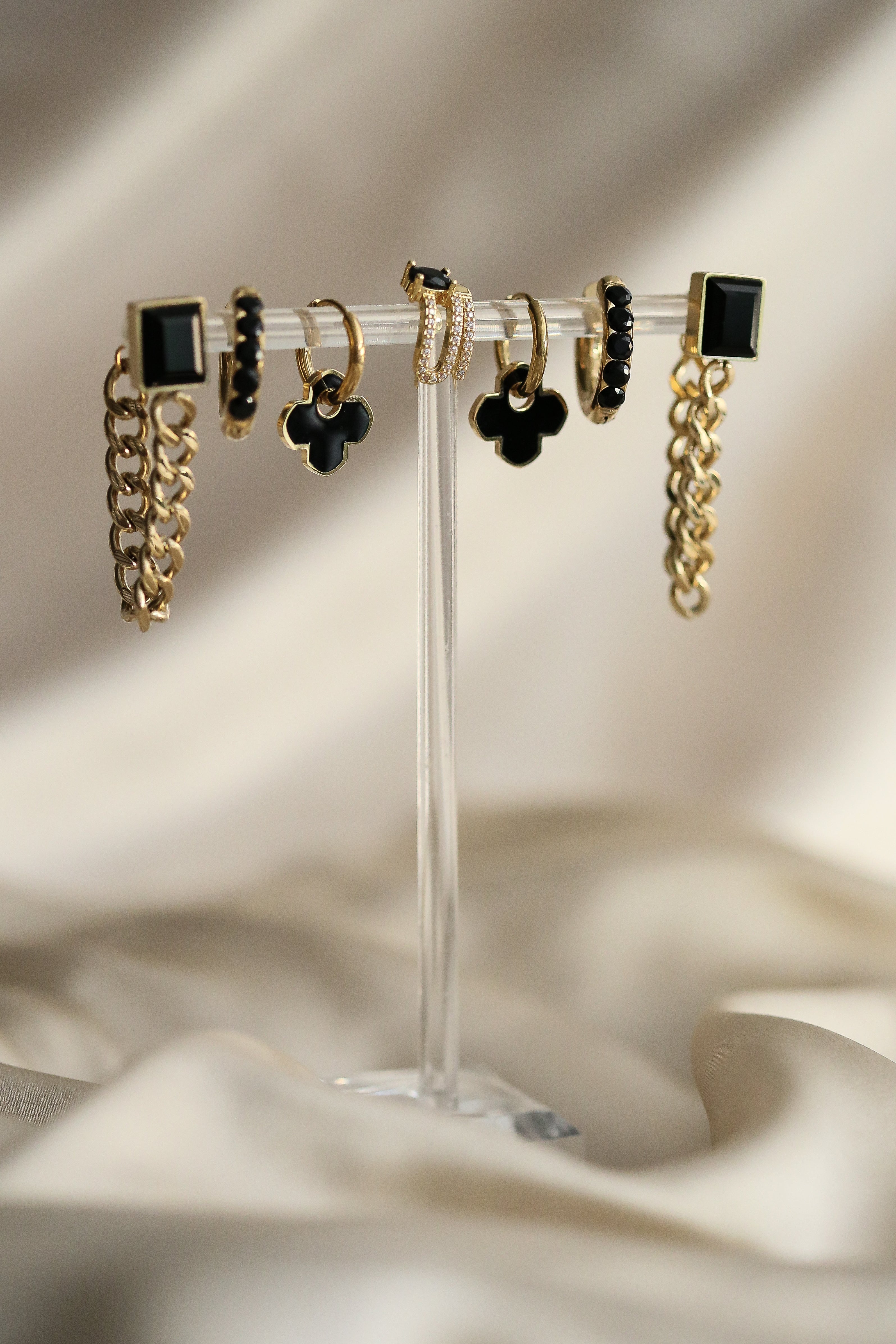 Odette Earrings - Boutique Minimaliste has waterproof, durable, elegant and vintage inspired jewelry