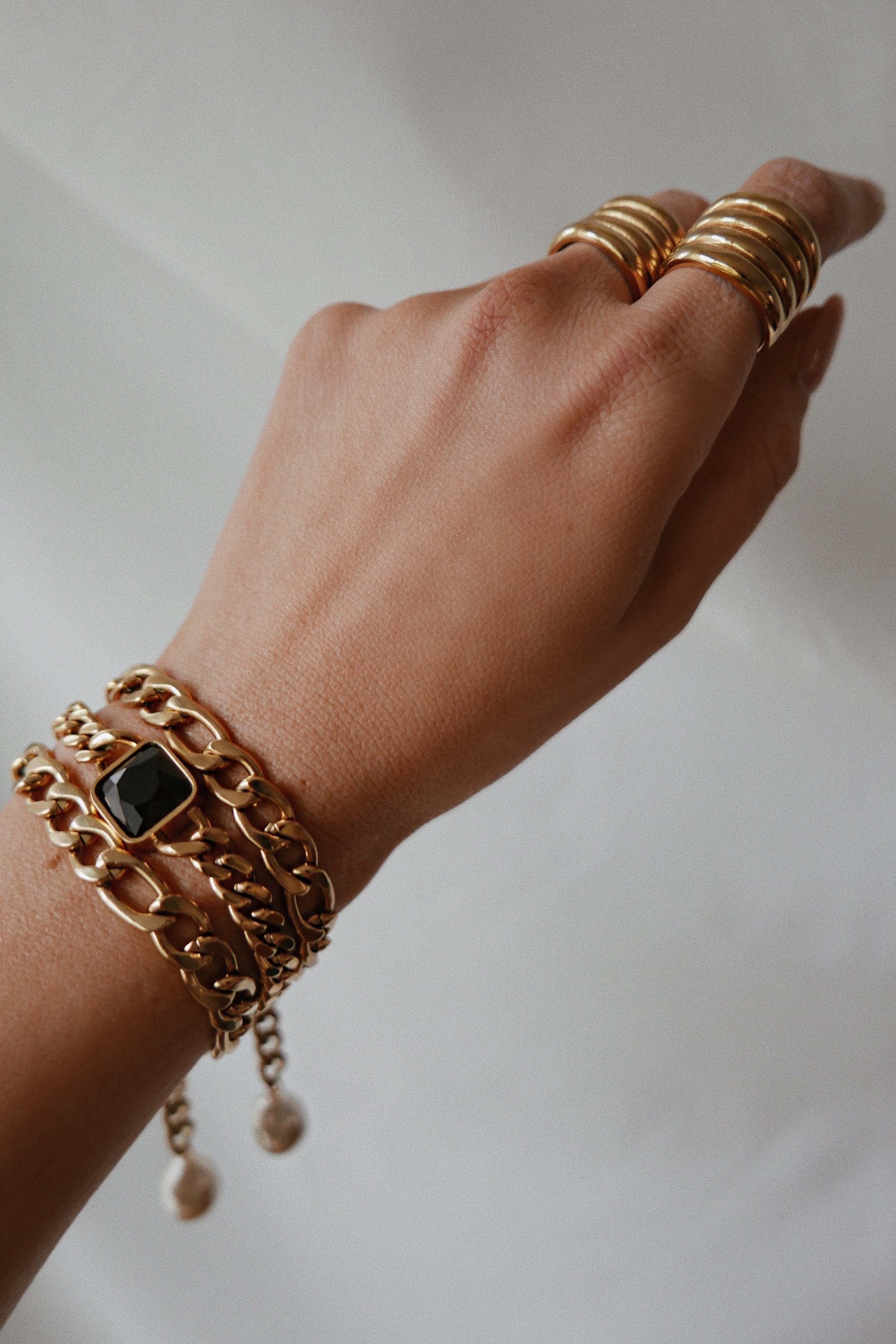 Olbia Bracelet - Boutique Minimaliste has waterproof, durable, elegant and vintage inspired jewelry