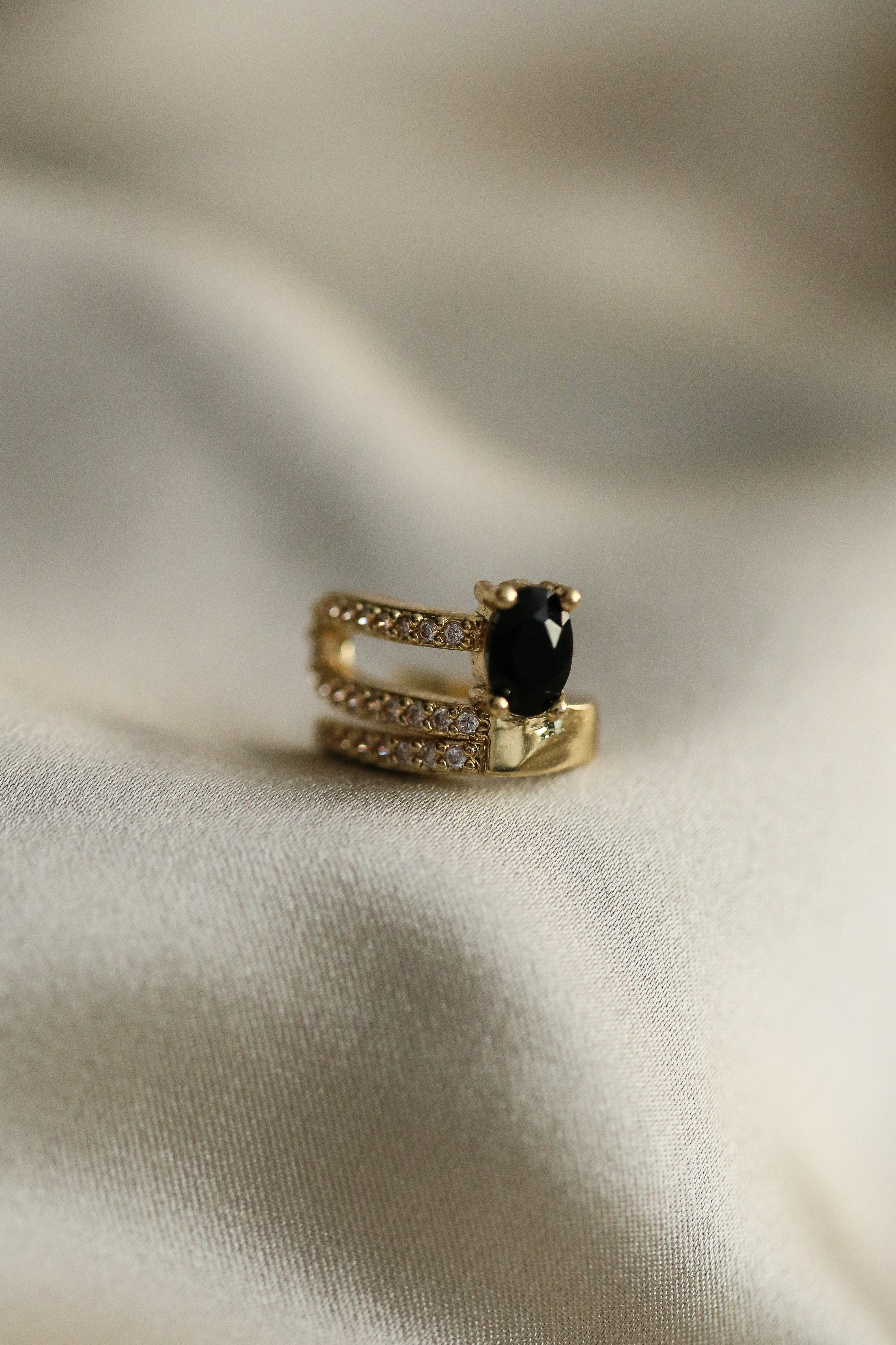 Olsen Ear cuff - Boutique Minimaliste has waterproof, durable, elegant and vintage inspired jewelry