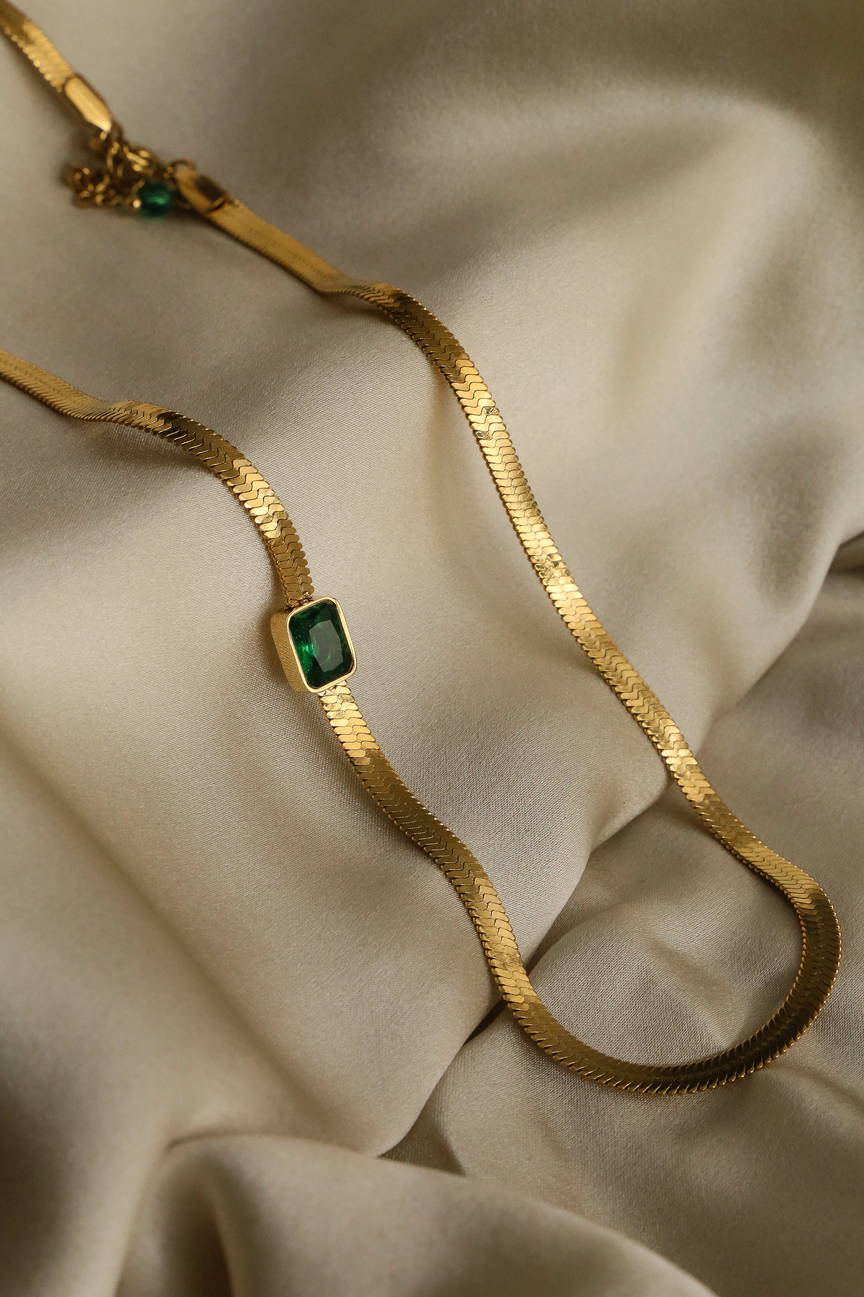 Pamela Necklace - Boutique Minimaliste has waterproof, durable, elegant and vintage inspired jewelry