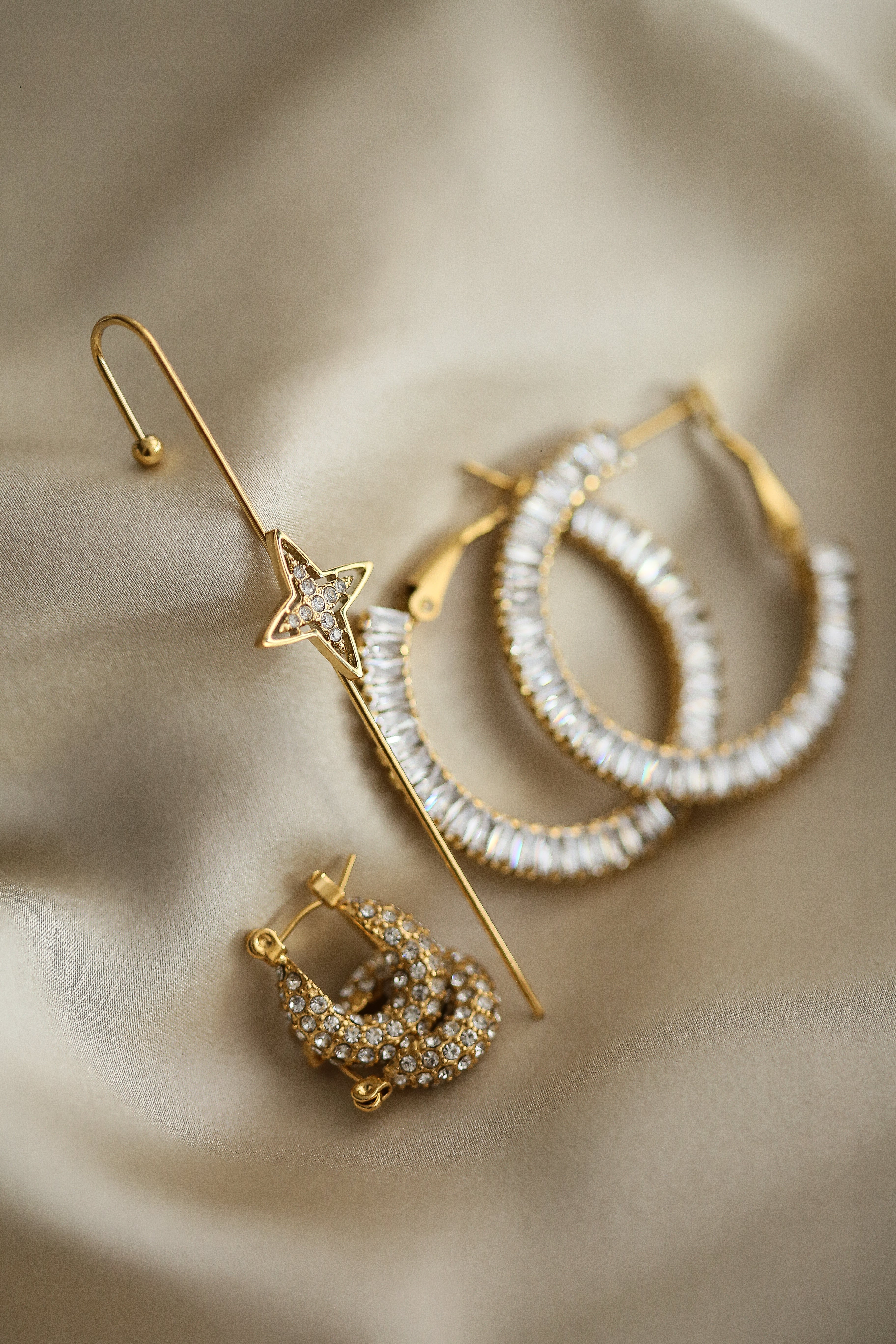 Paola Ear Pin - Boutique Minimaliste has waterproof, durable, elegant and vintage inspired jewelry