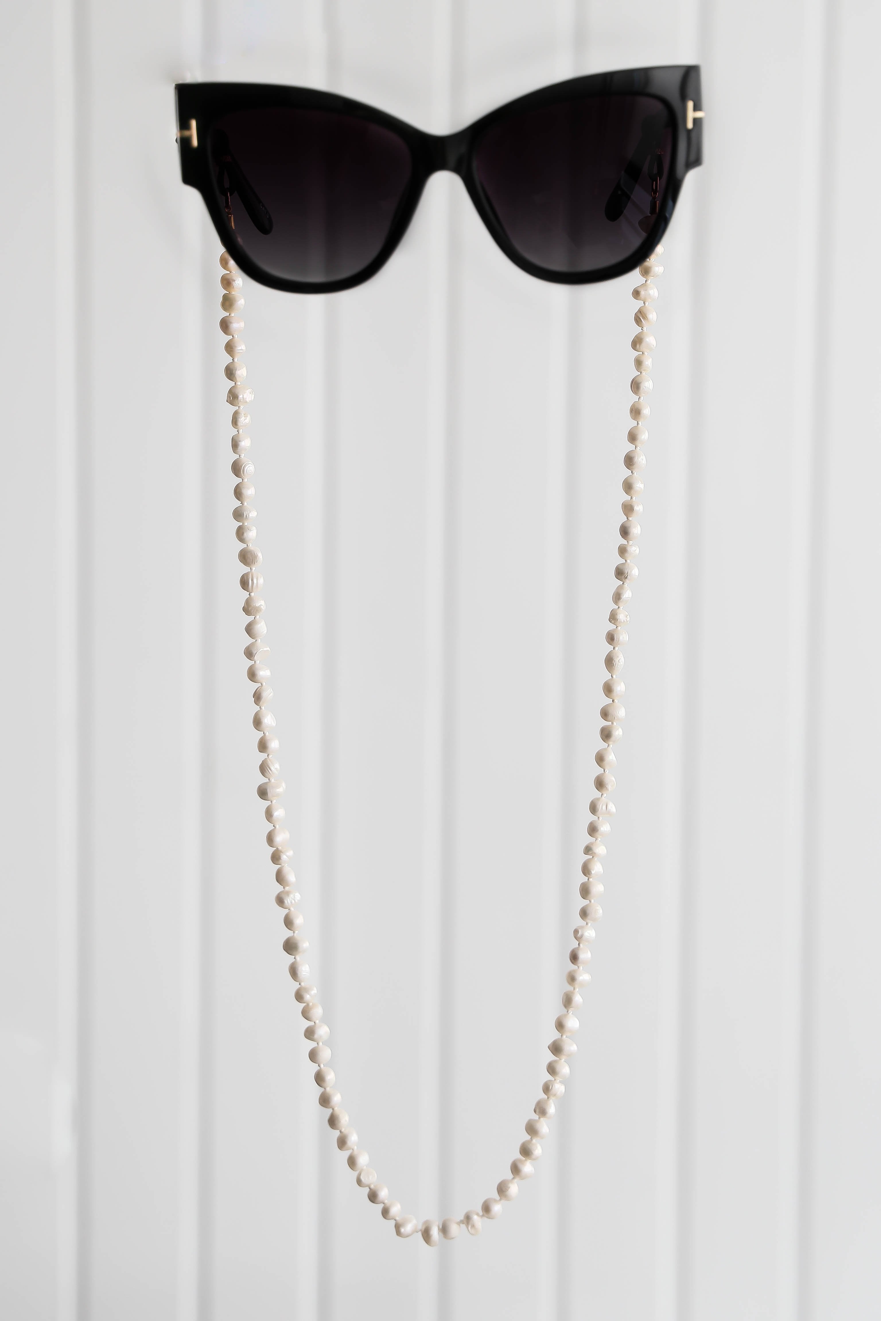 Pearls - Sunglasses Chain - Boutique Minimaliste has waterproof, durable, elegant and vintage inspired jewelry