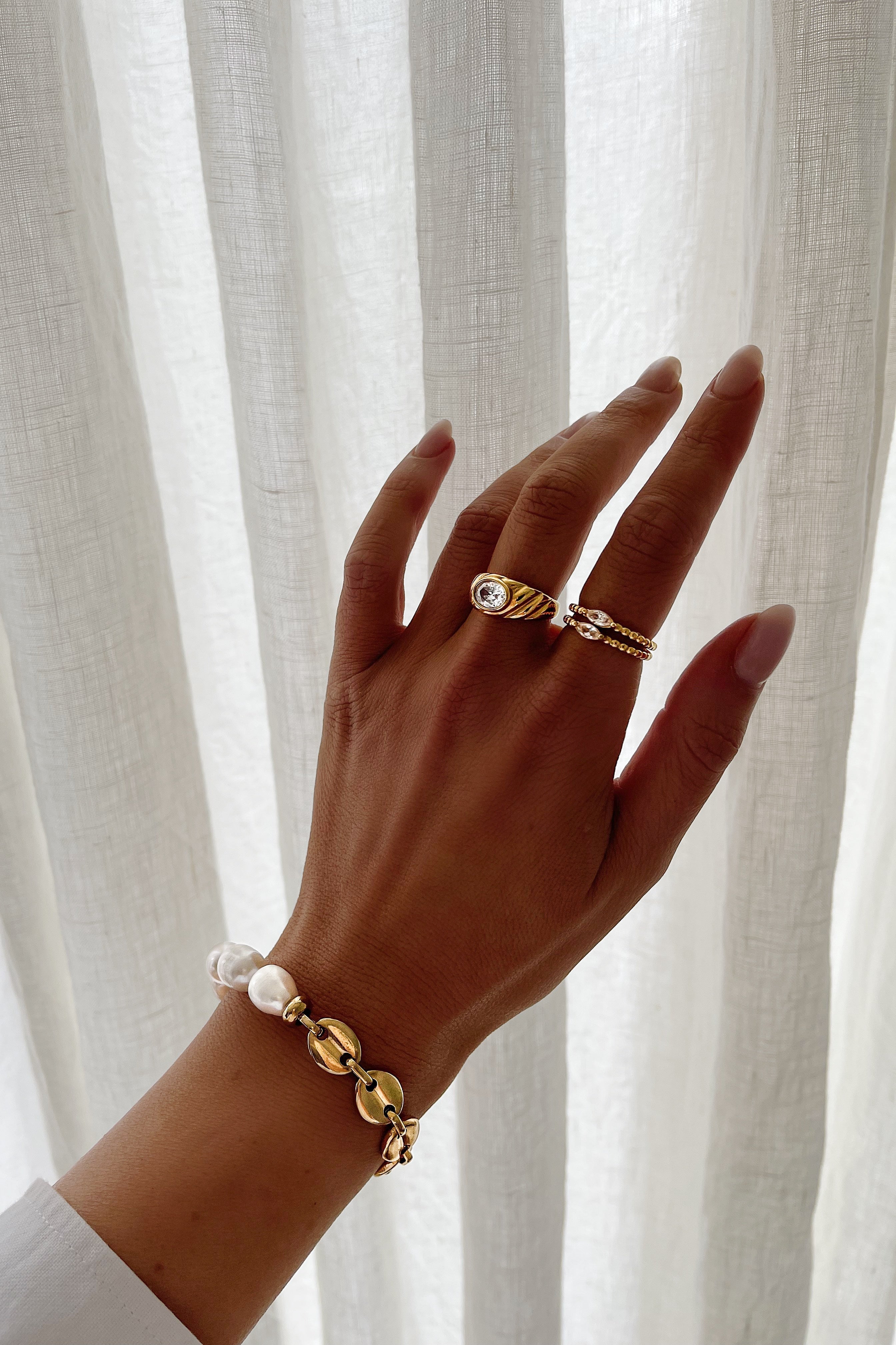 Pepa Bracelet - Boutique Minimaliste has waterproof, durable, elegant and vintage inspired jewelry