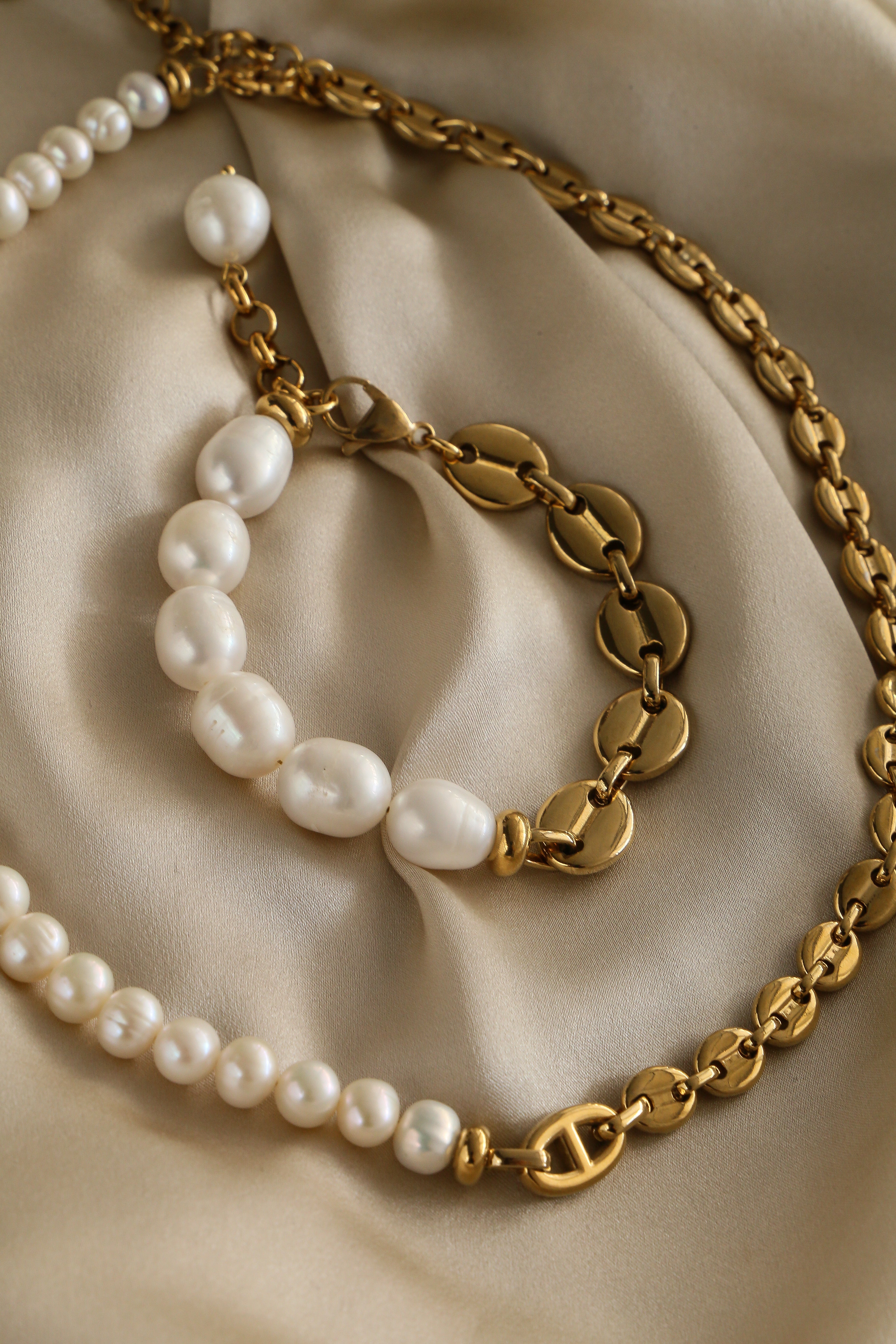 Pepa Bracelet - Boutique Minimaliste has waterproof, durable, elegant and vintage inspired jewelry