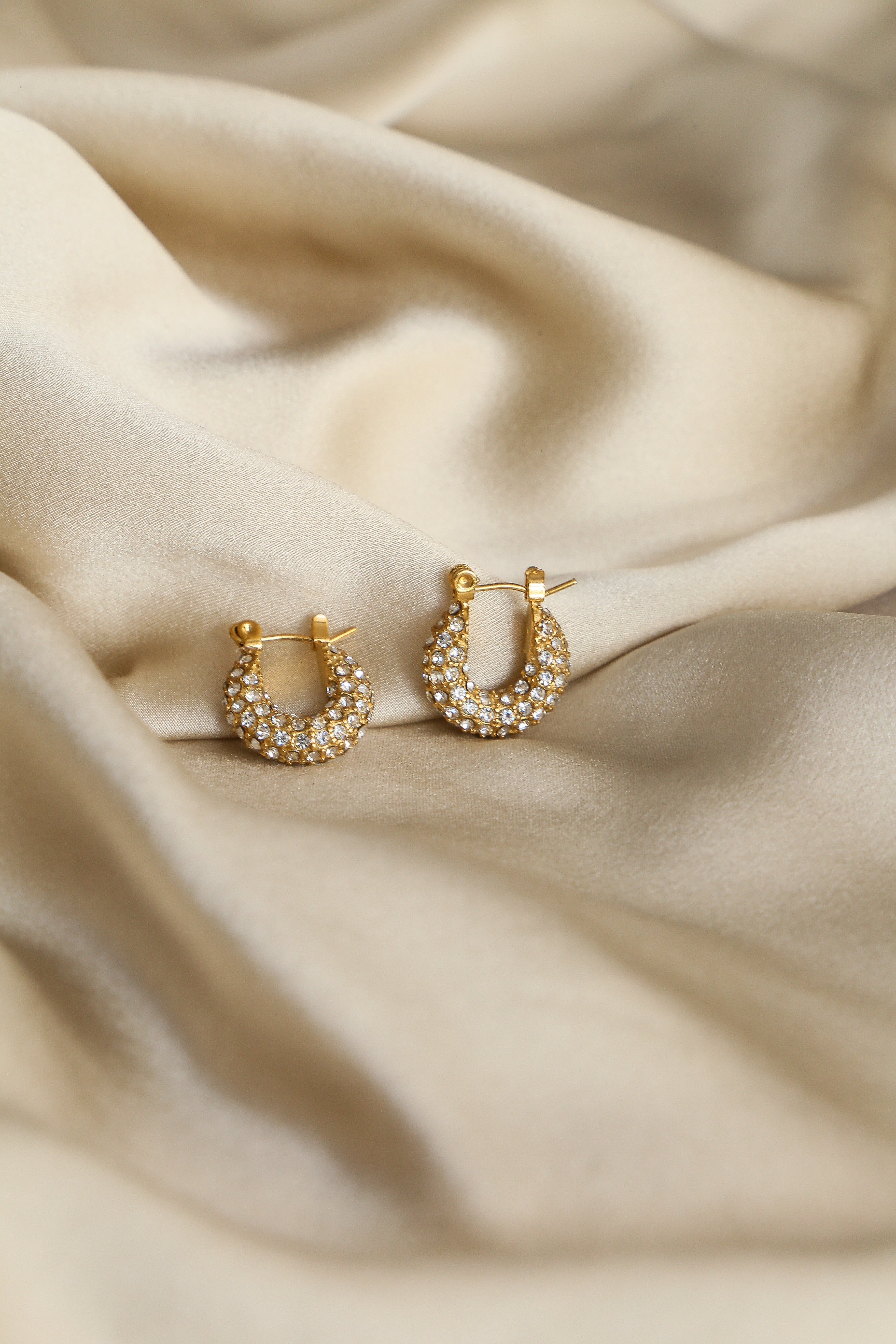 Perrie Huggies - Boutique Minimaliste has waterproof, durable, elegant and vintage inspired jewelry