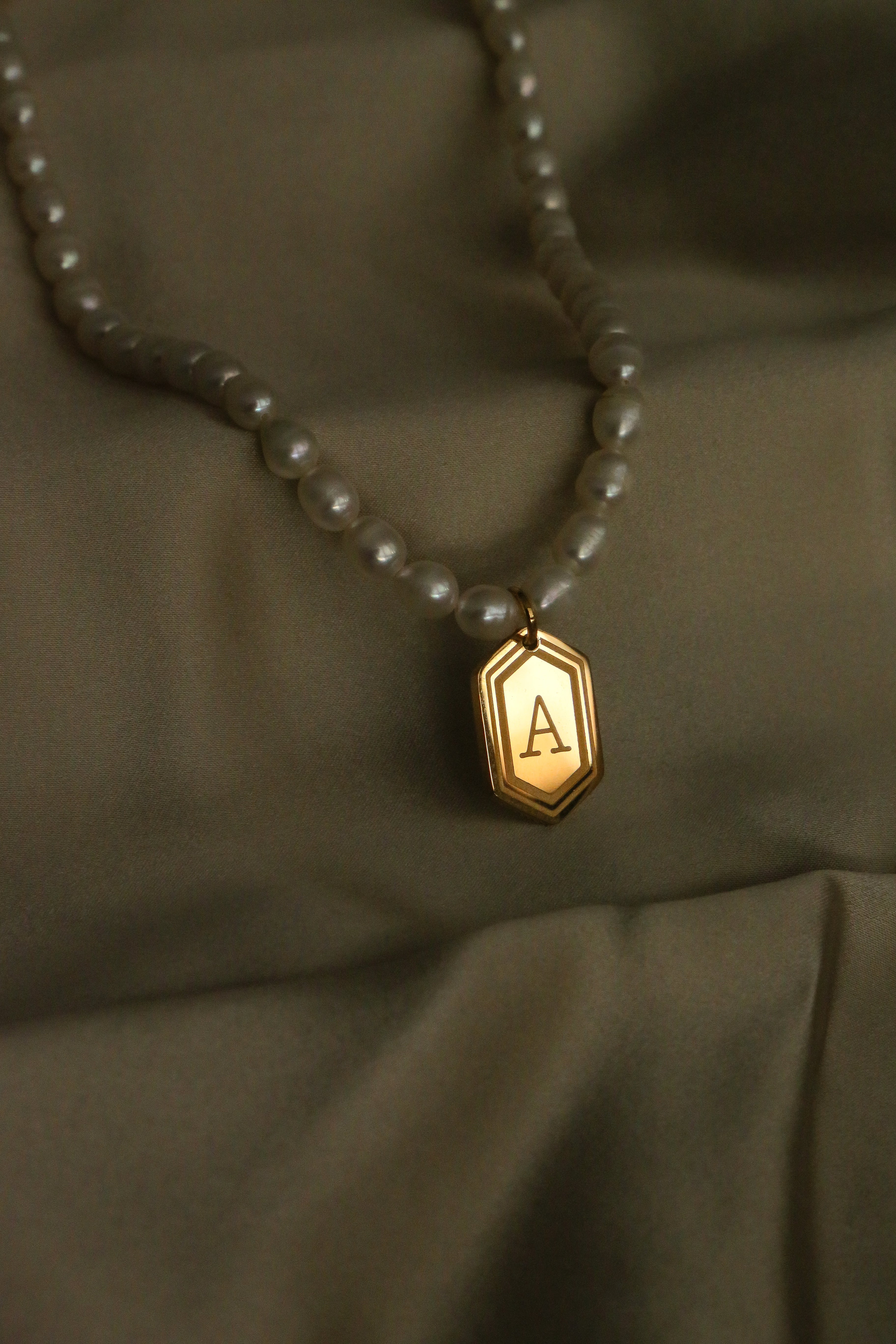 Petra Initial Necklace - Boutique Minimaliste has waterproof, durable, elegant and vintage inspired jewelry