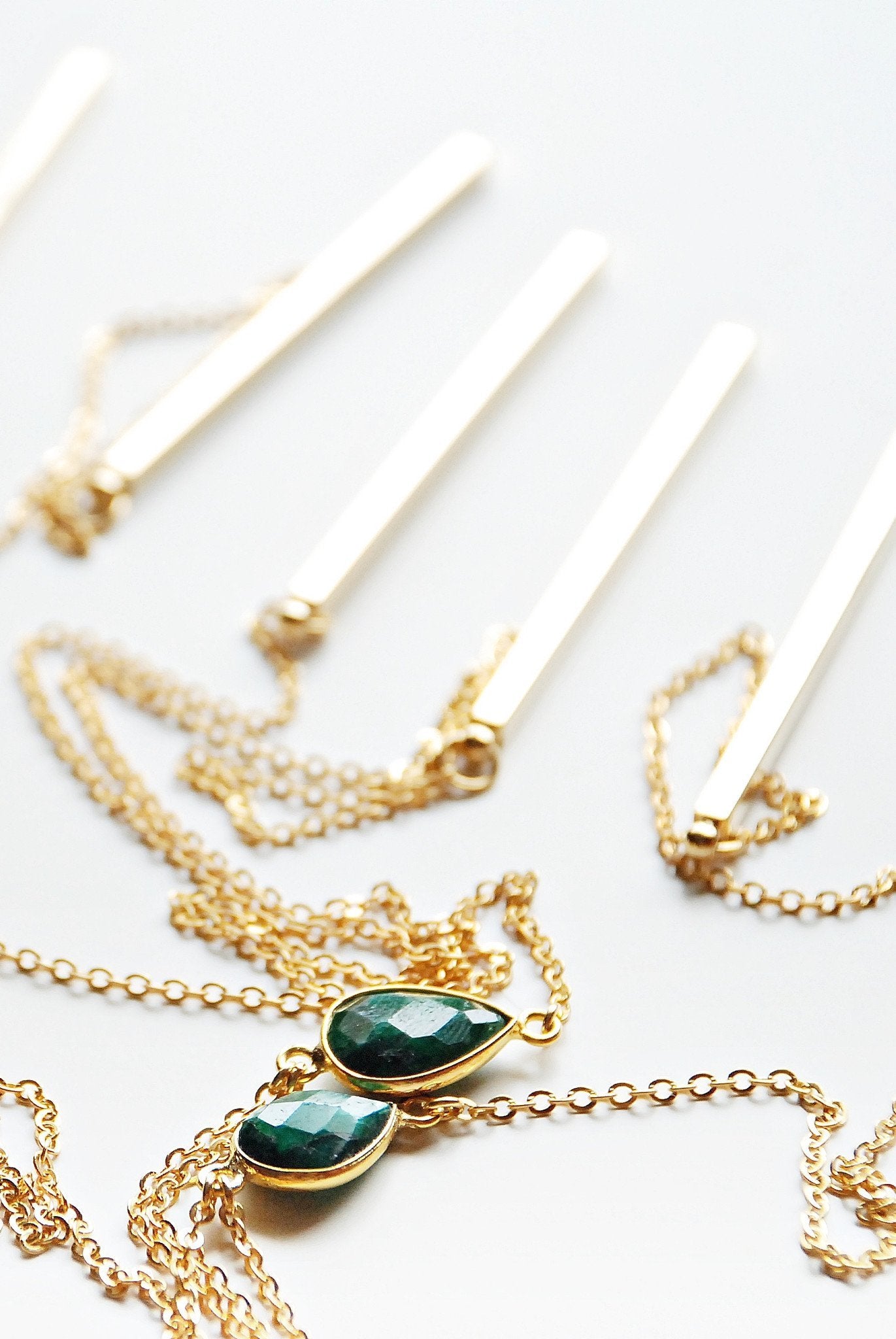 Precious Stones Lariat Necklaces - Boutique Minimaliste has waterproof, durable, elegant and vintage inspired jewelry