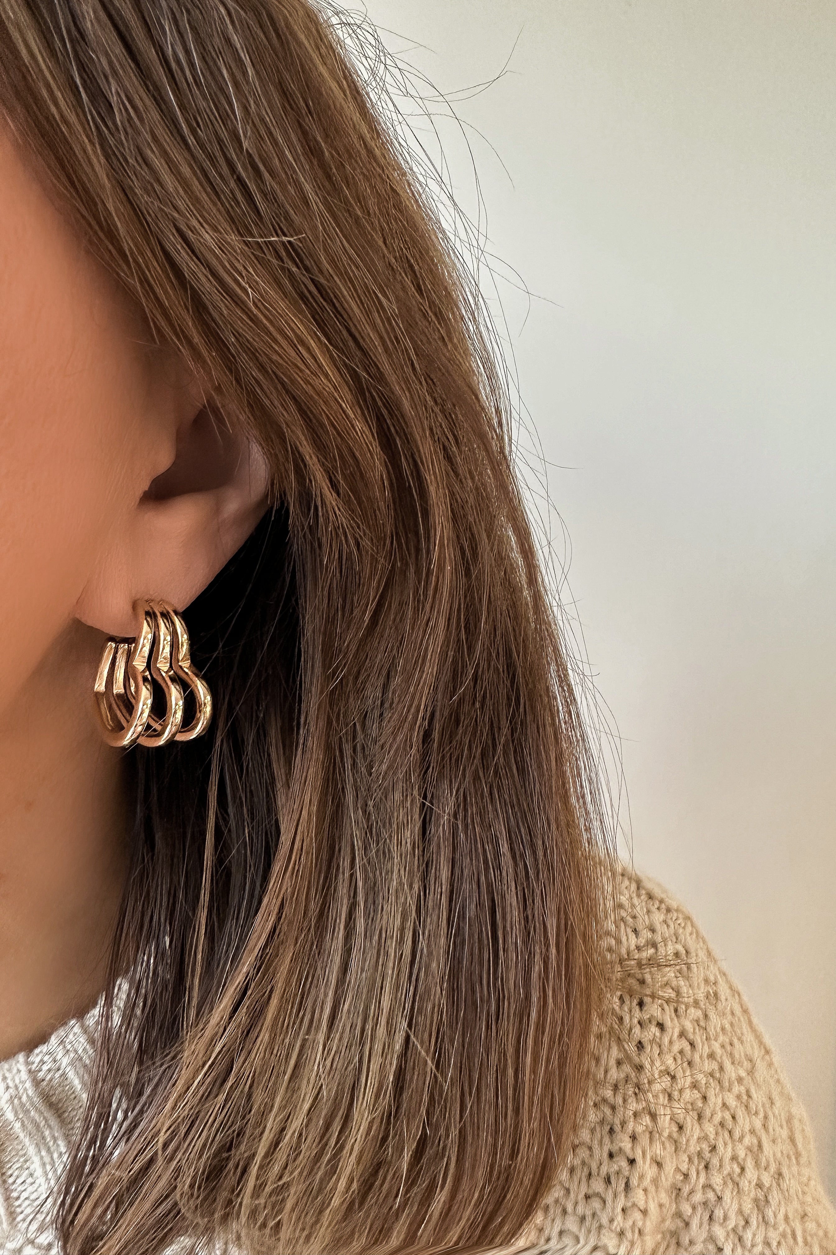 Rachel Hoops - Boutique Minimaliste has waterproof, durable, elegant and vintage inspired jewelry