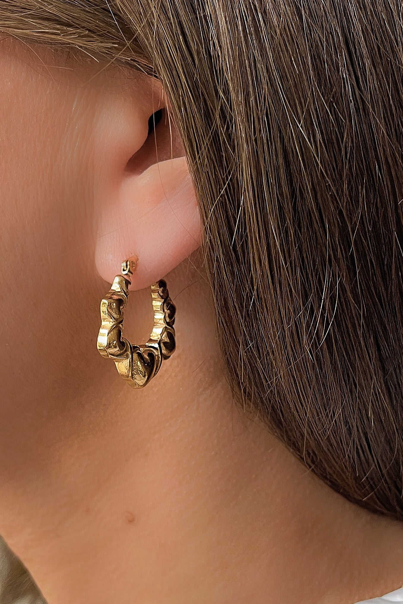 Rita Hoops - Boutique Minimaliste has waterproof, durable, elegant and vintage inspired jewelry