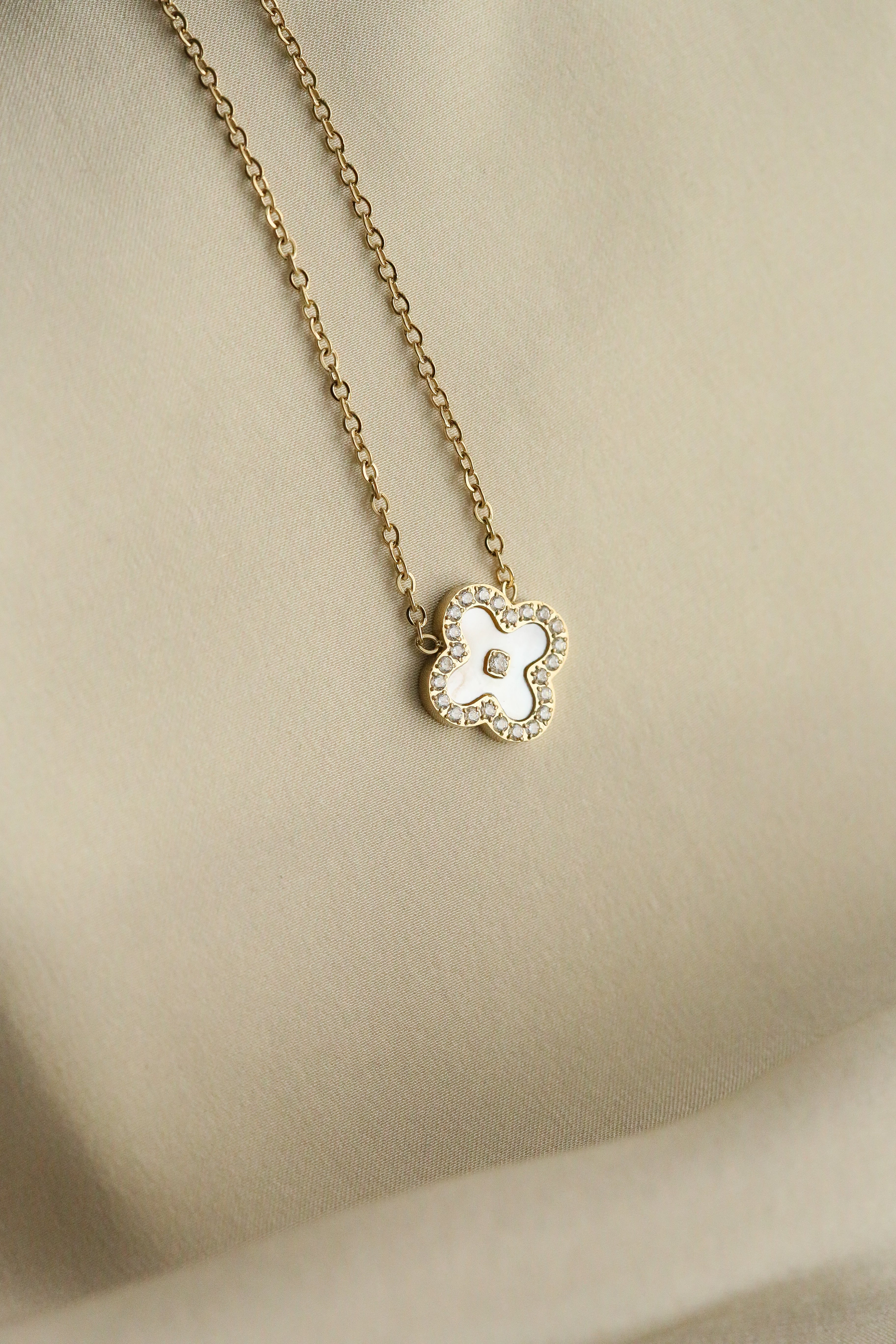 Roma Necklace - Boutique Minimaliste has waterproof, durable, elegant and vintage inspired jewelry