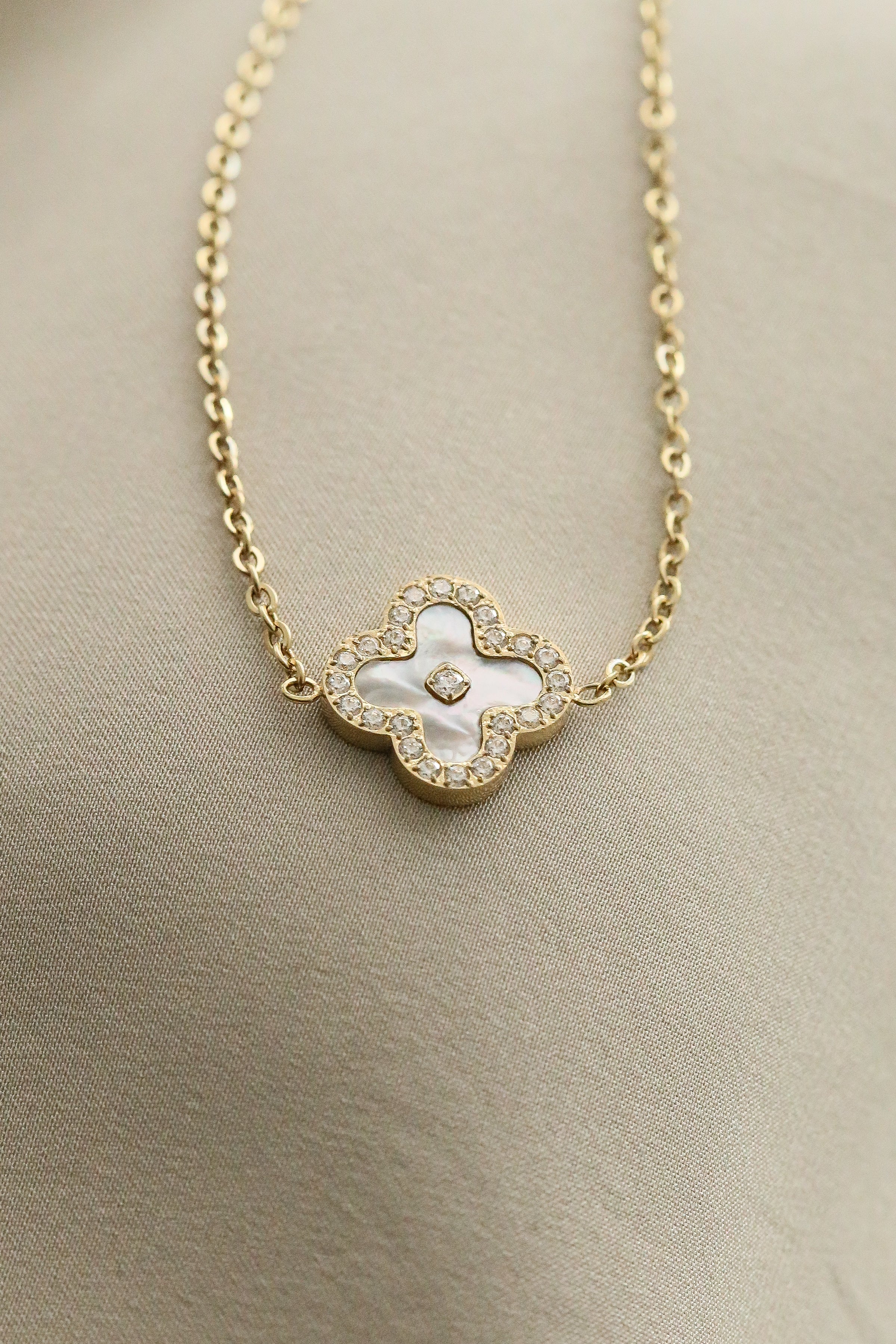 Roma Necklace - Boutique Minimaliste has waterproof, durable, elegant and vintage inspired jewelry