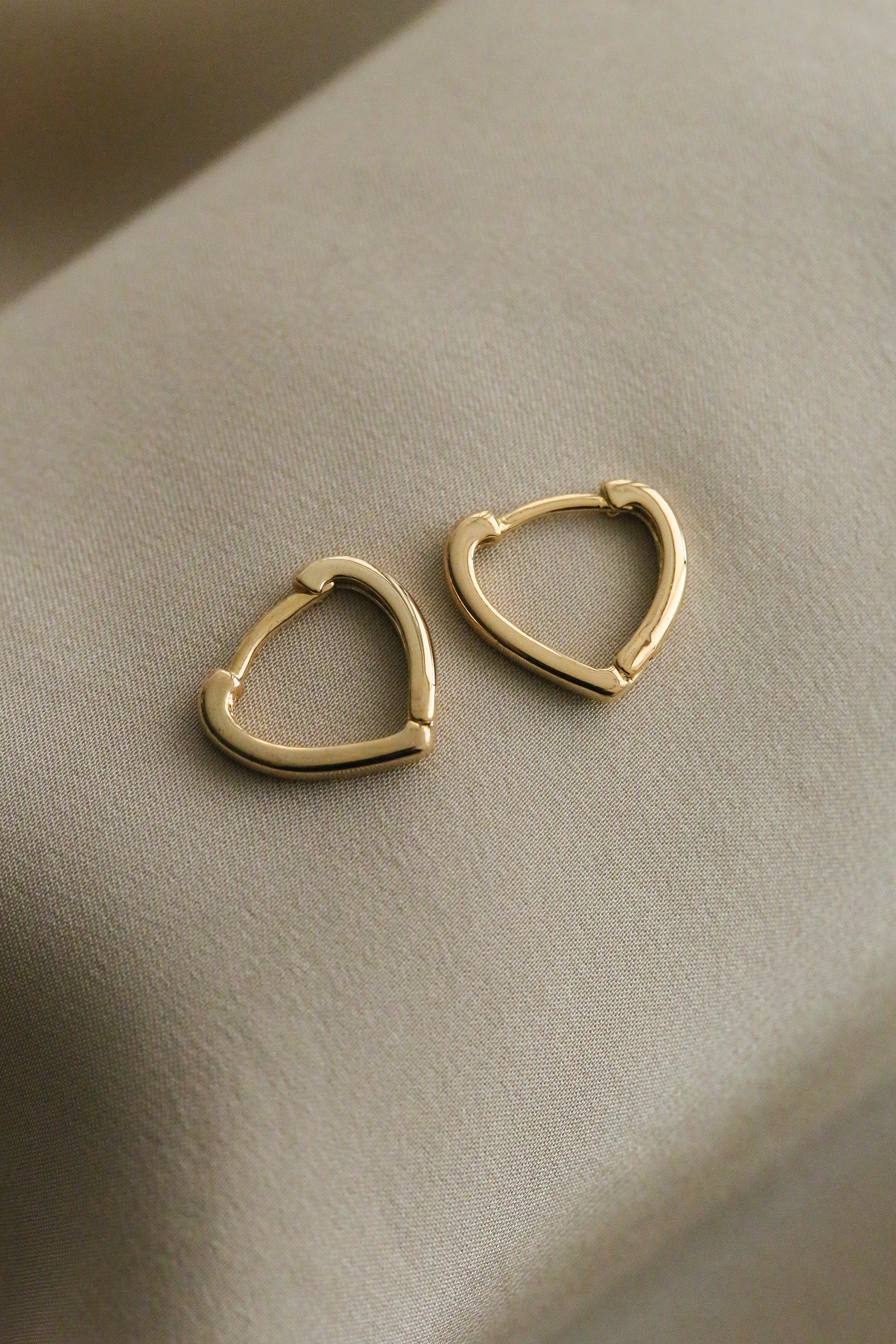 Rosa Hoops - Boutique Minimaliste has waterproof, durable, elegant and vintage inspired jewelry