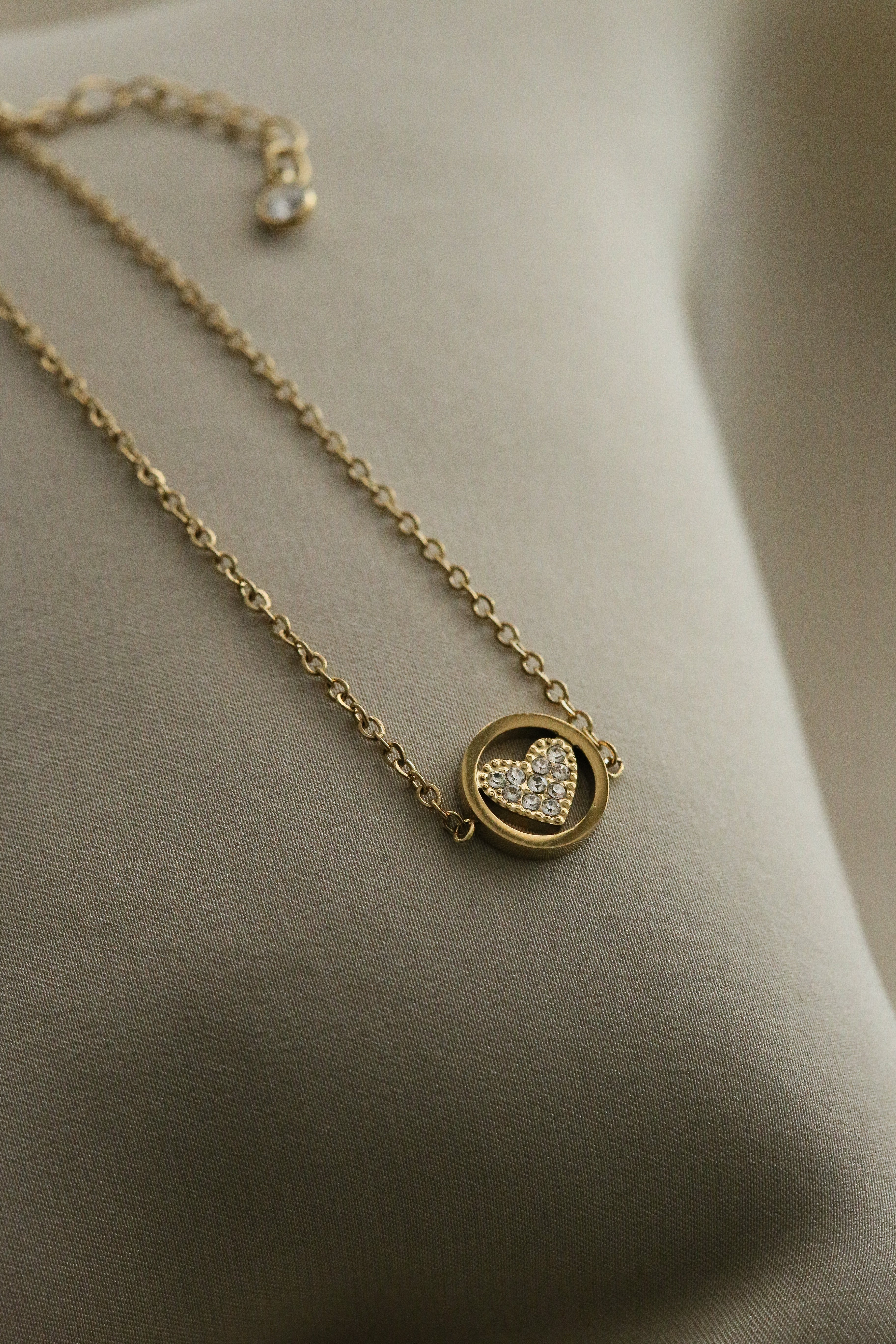 Rosie Bracelet - Boutique Minimaliste has waterproof, durable, elegant and vintage inspired jewelry