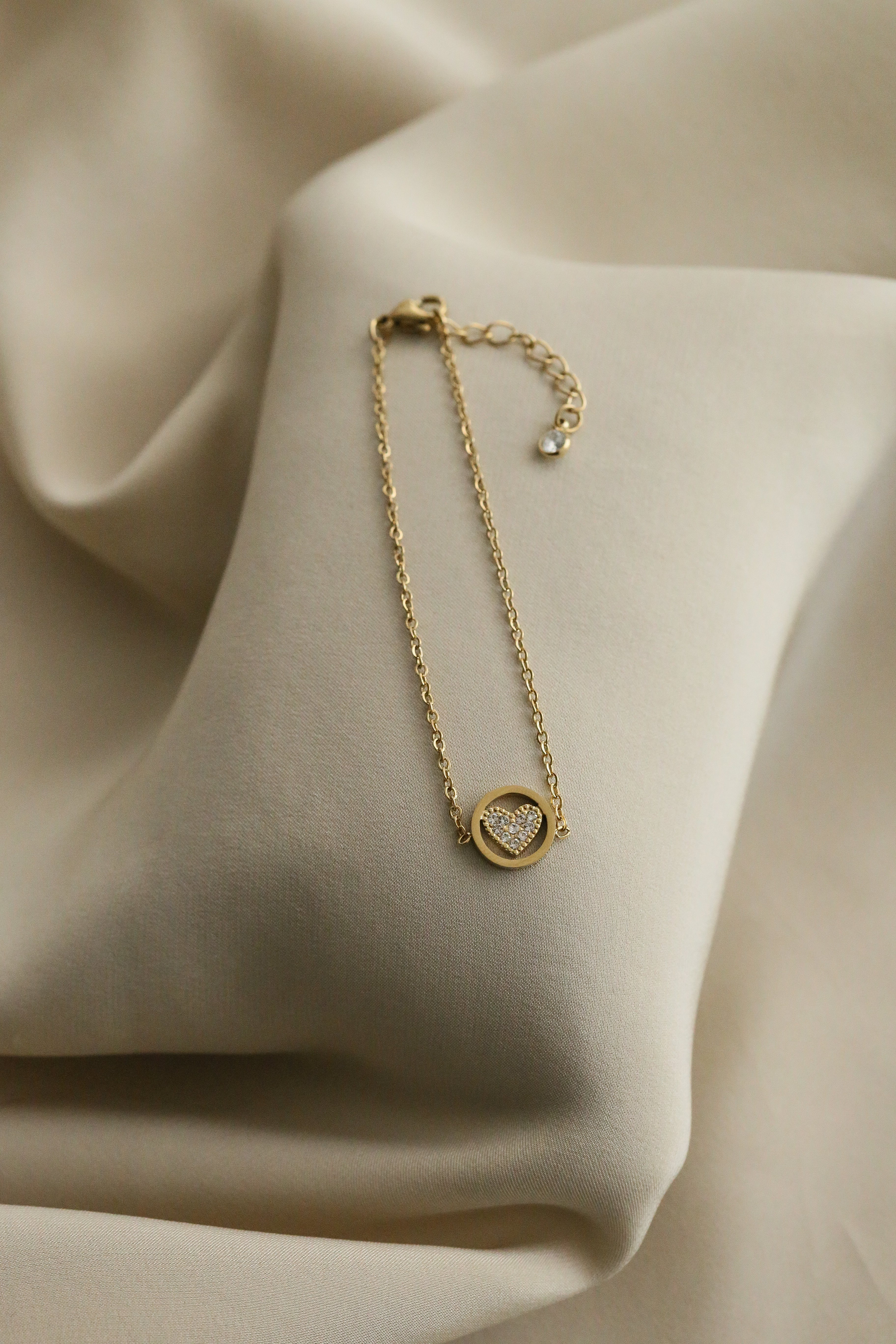 Rosie Bracelet - Boutique Minimaliste has waterproof, durable, elegant and vintage inspired jewelry