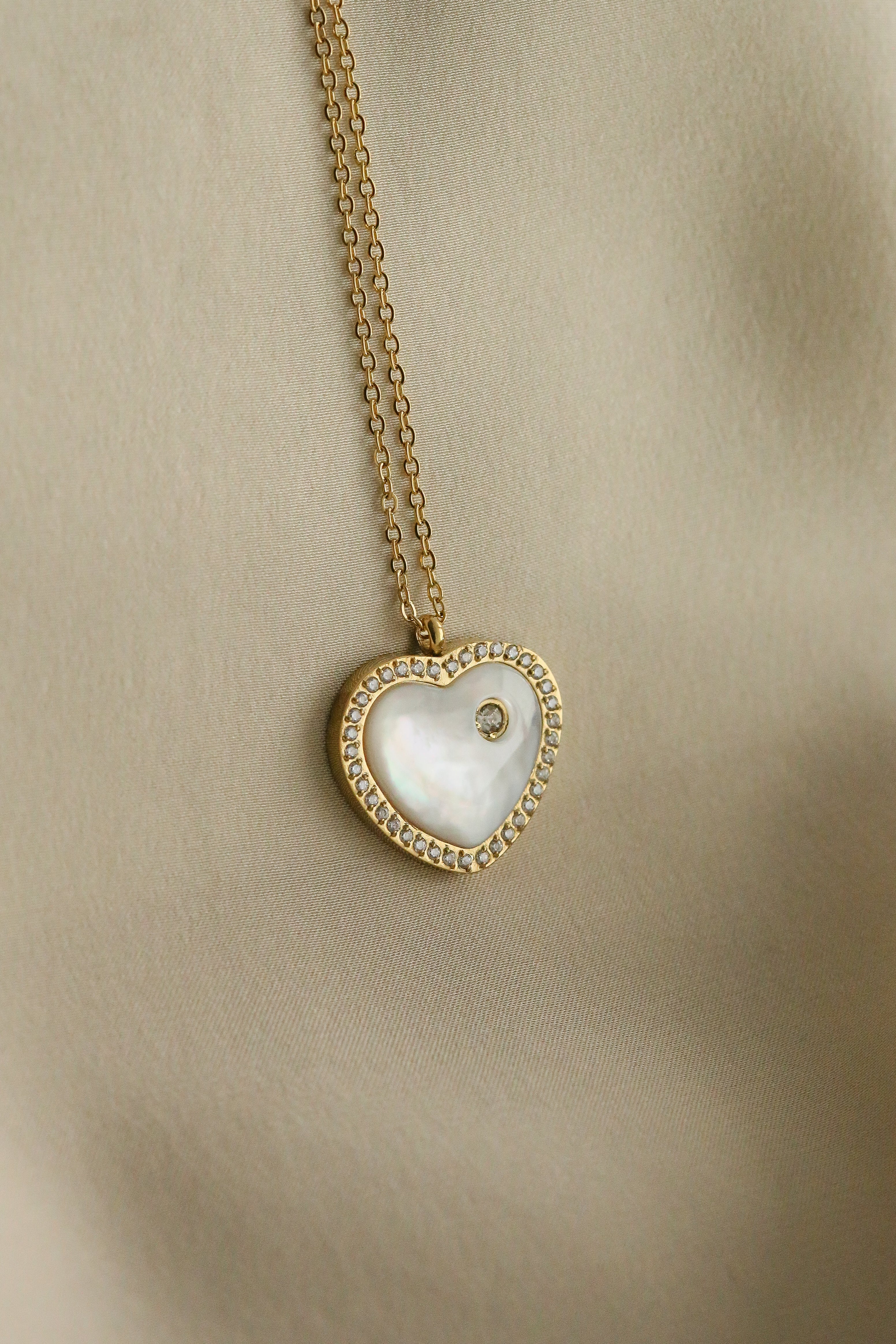 Rue Necklace - Boutique Minimaliste has waterproof, durable, elegant and vintage inspired jewelry