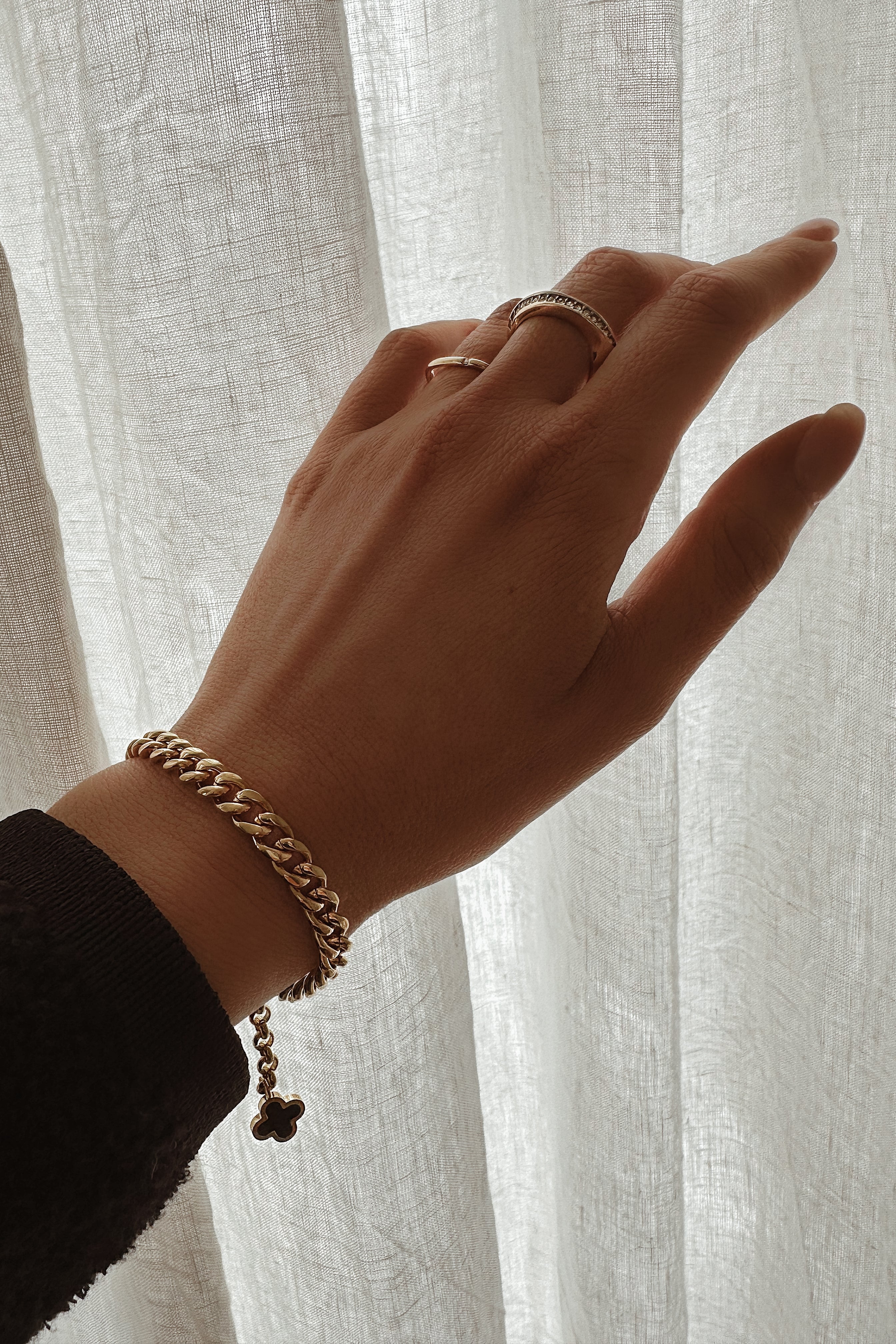 Sienna Bracelet - Boutique Minimaliste has waterproof, durable, elegant and vintage inspired jewelry